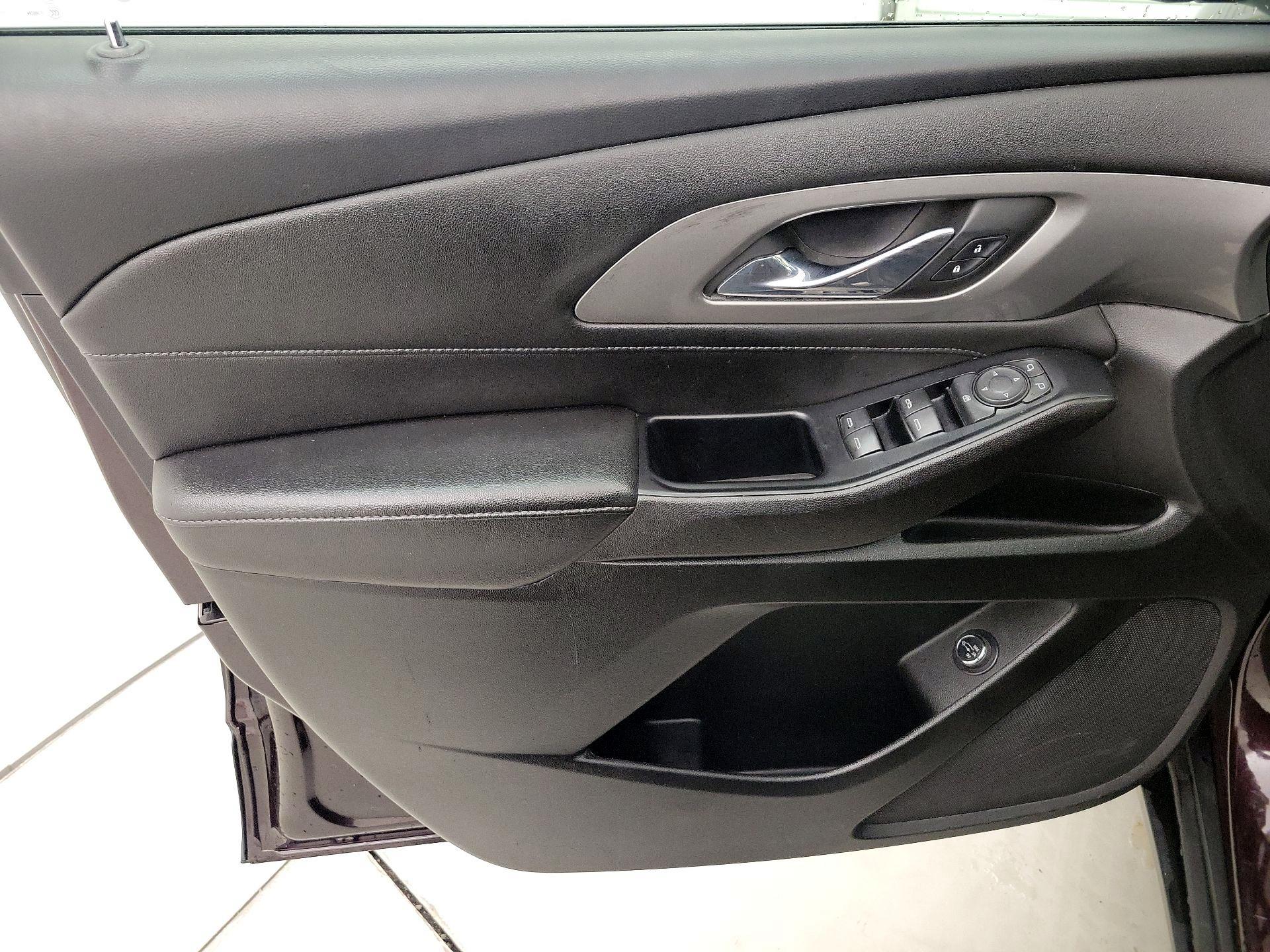 Thumbnail: 2023 Chevrolet Traverse - 12