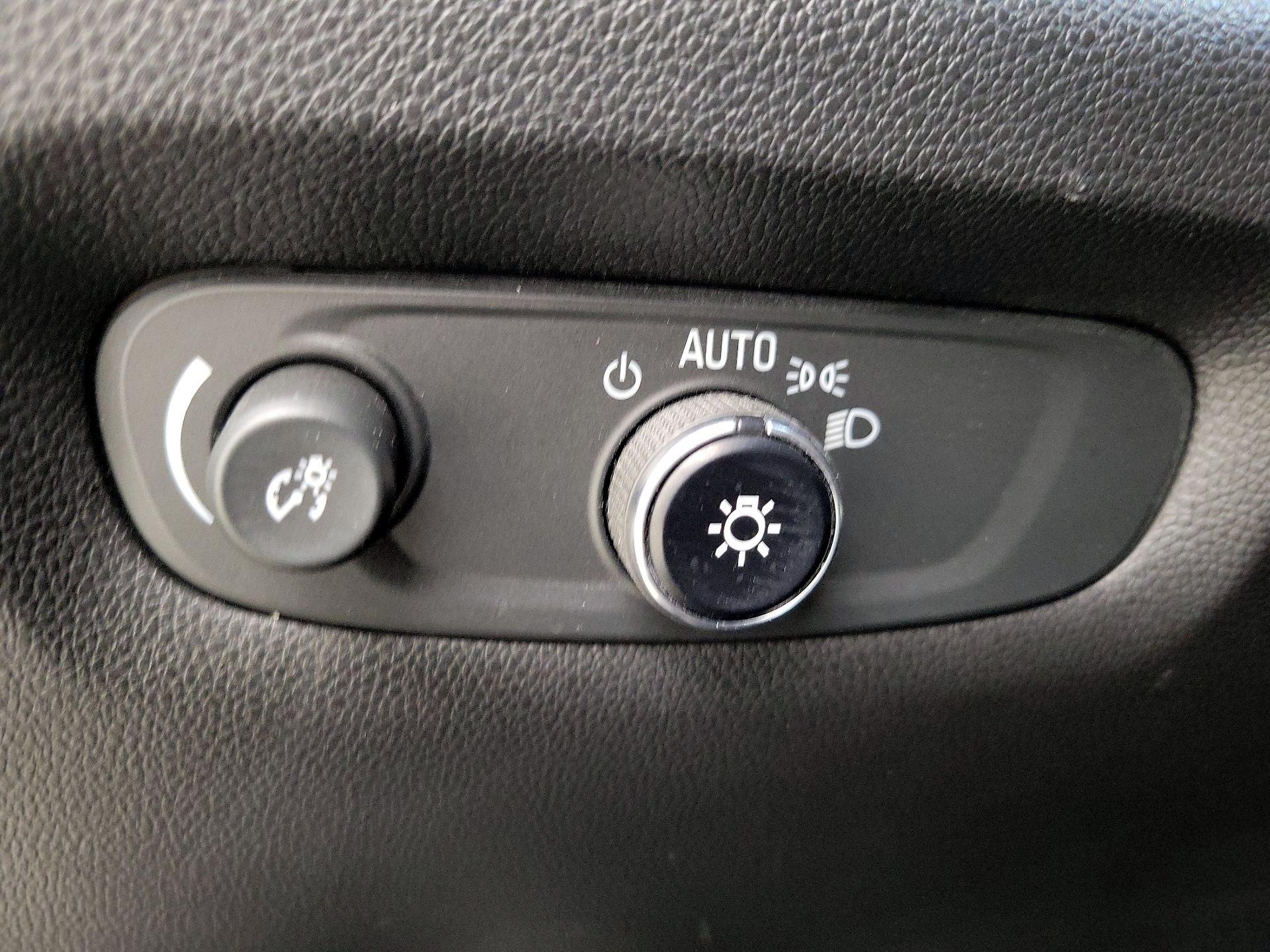 Thumbnail: 2023 Chevrolet Traverse - 13