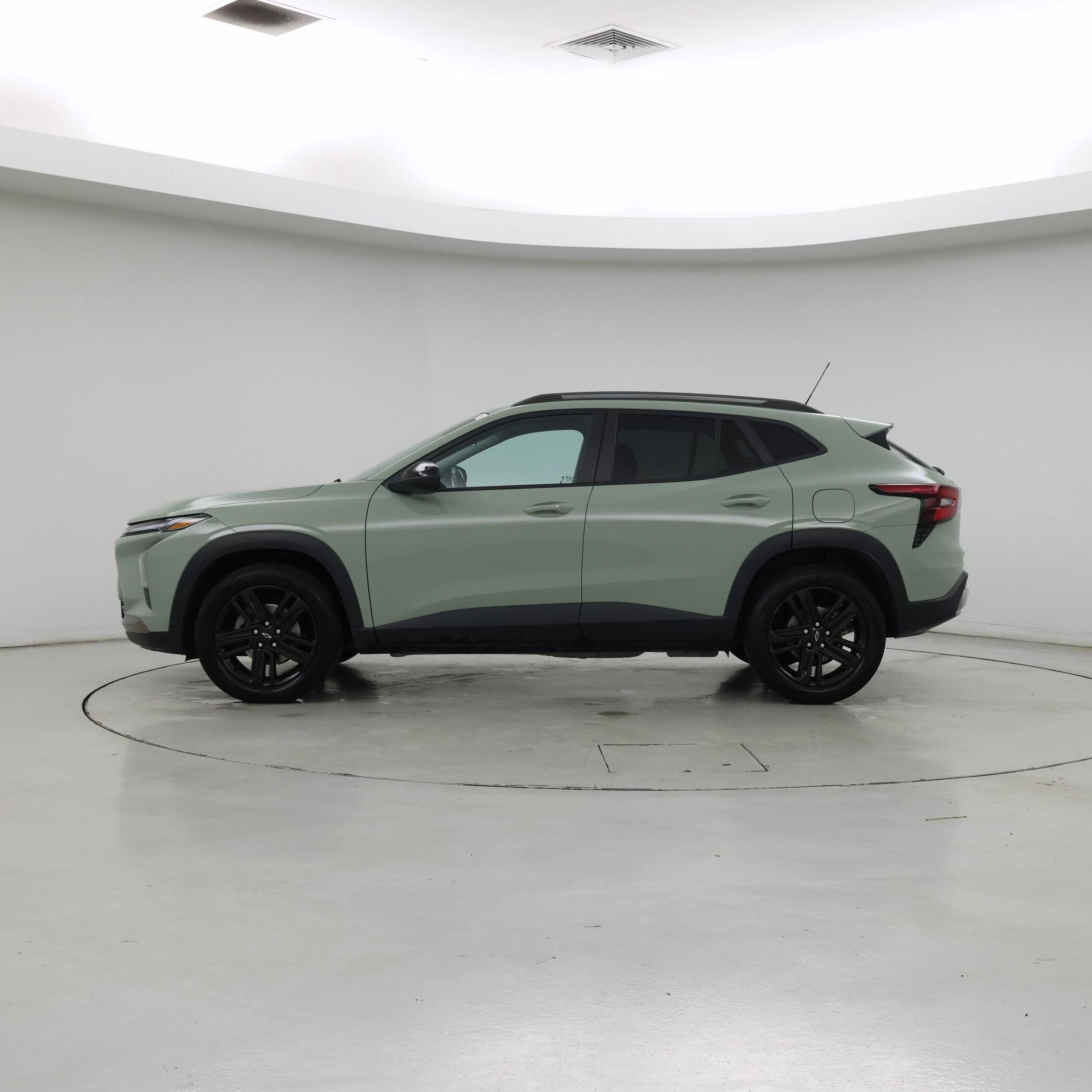 Thumbnail: 2024 Chevrolet Trax - 3