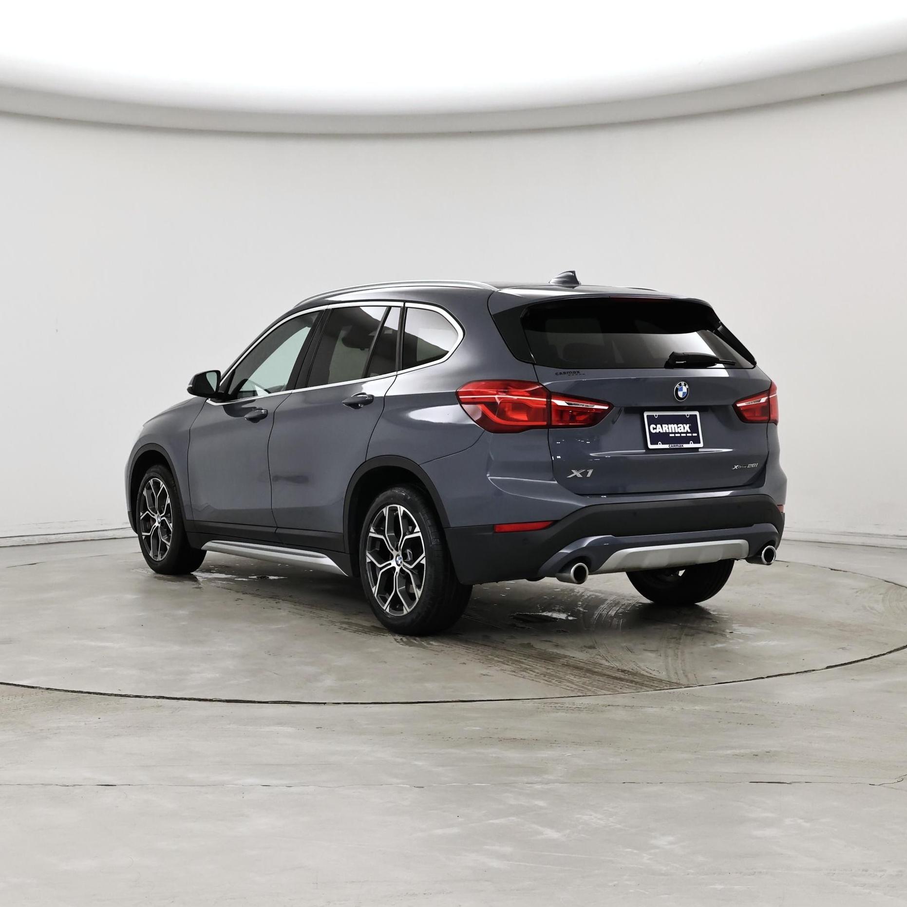 Thumbnail: 2021 BMW X1 - 2