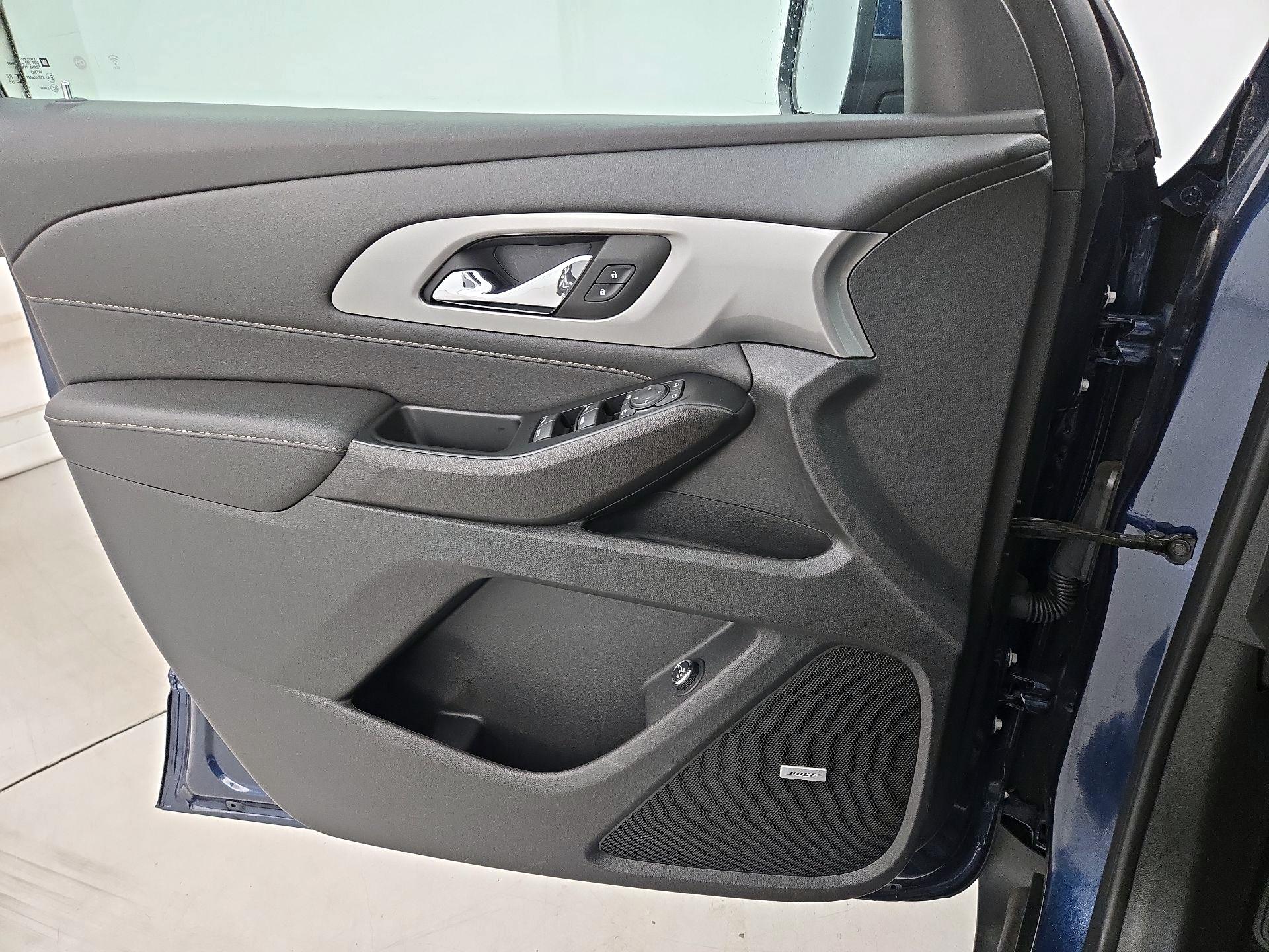 Thumbnail: 2023 Chevrolet Traverse - 12