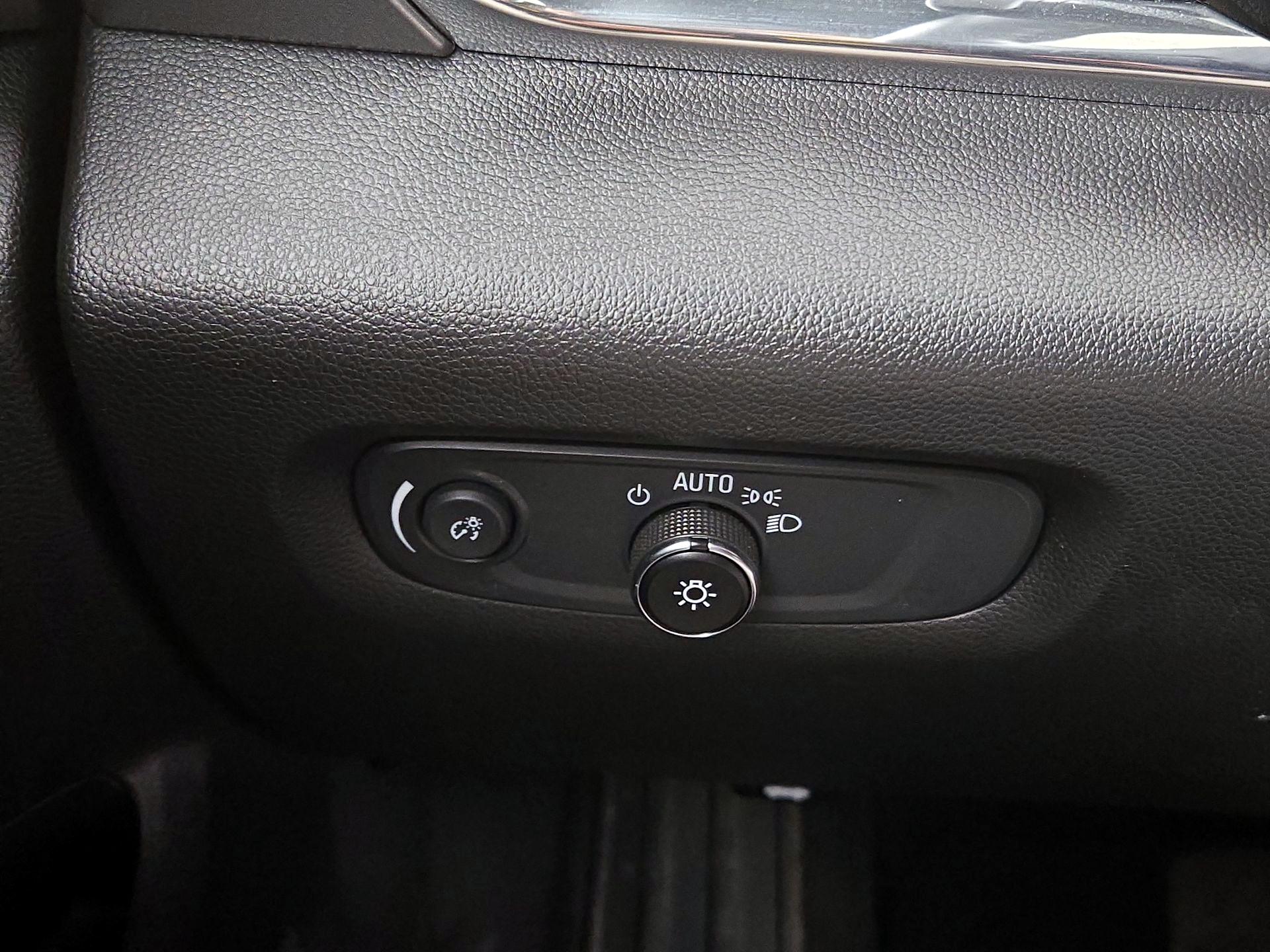 Thumbnail: 2023 Chevrolet Traverse - 13