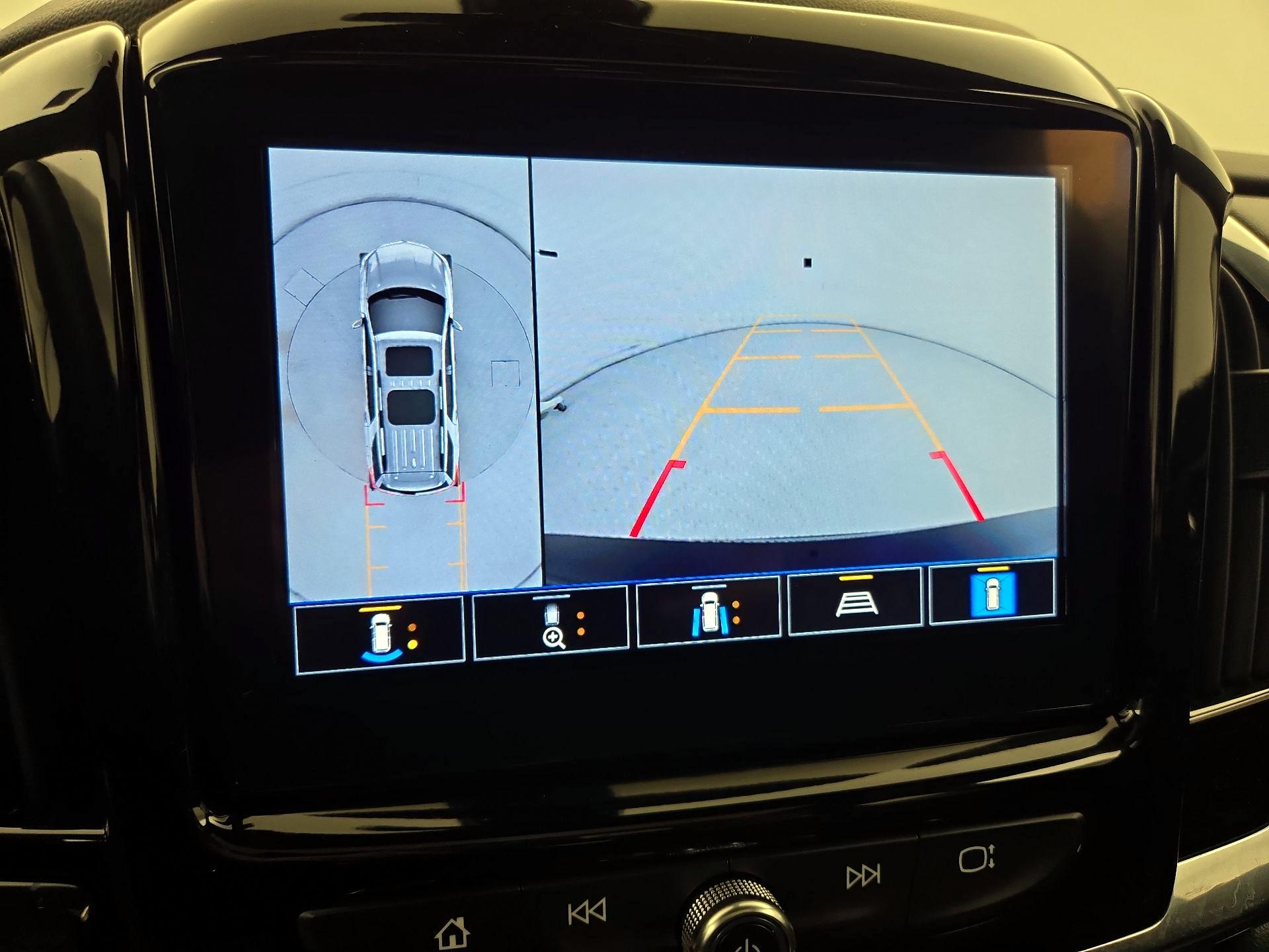 Thumbnail: 2023 Chevrolet Traverse - 15