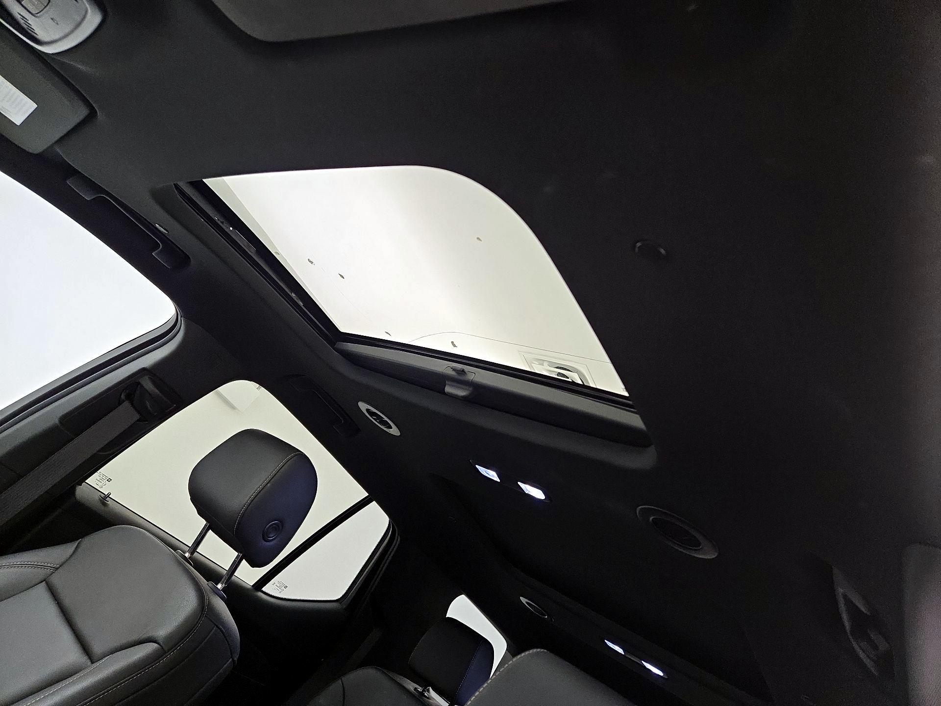 Thumbnail: 2023 Chevrolet Traverse - 20