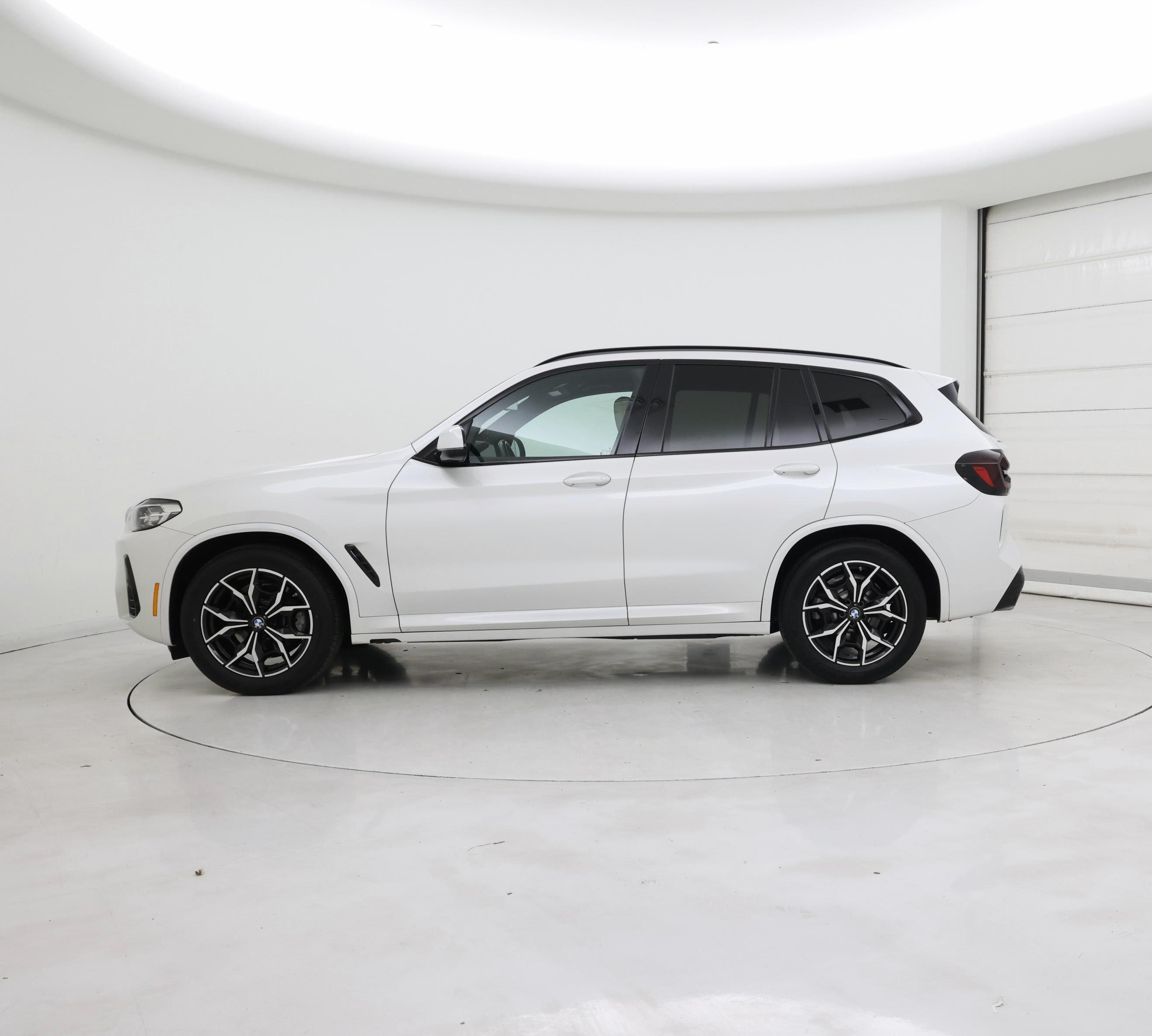 Thumbnail: 2022 BMW X3 - 3