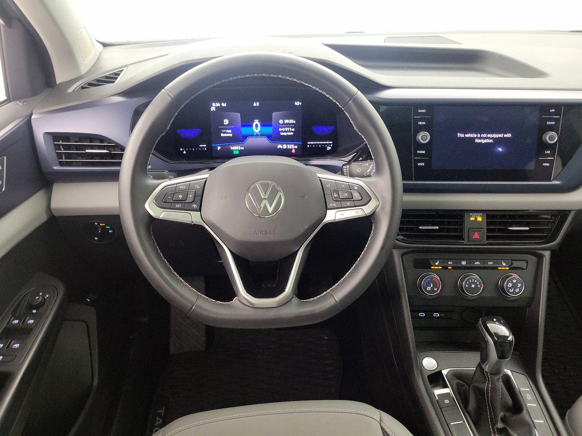 Thumbnail: 2022 Volkswagen Taos - 10