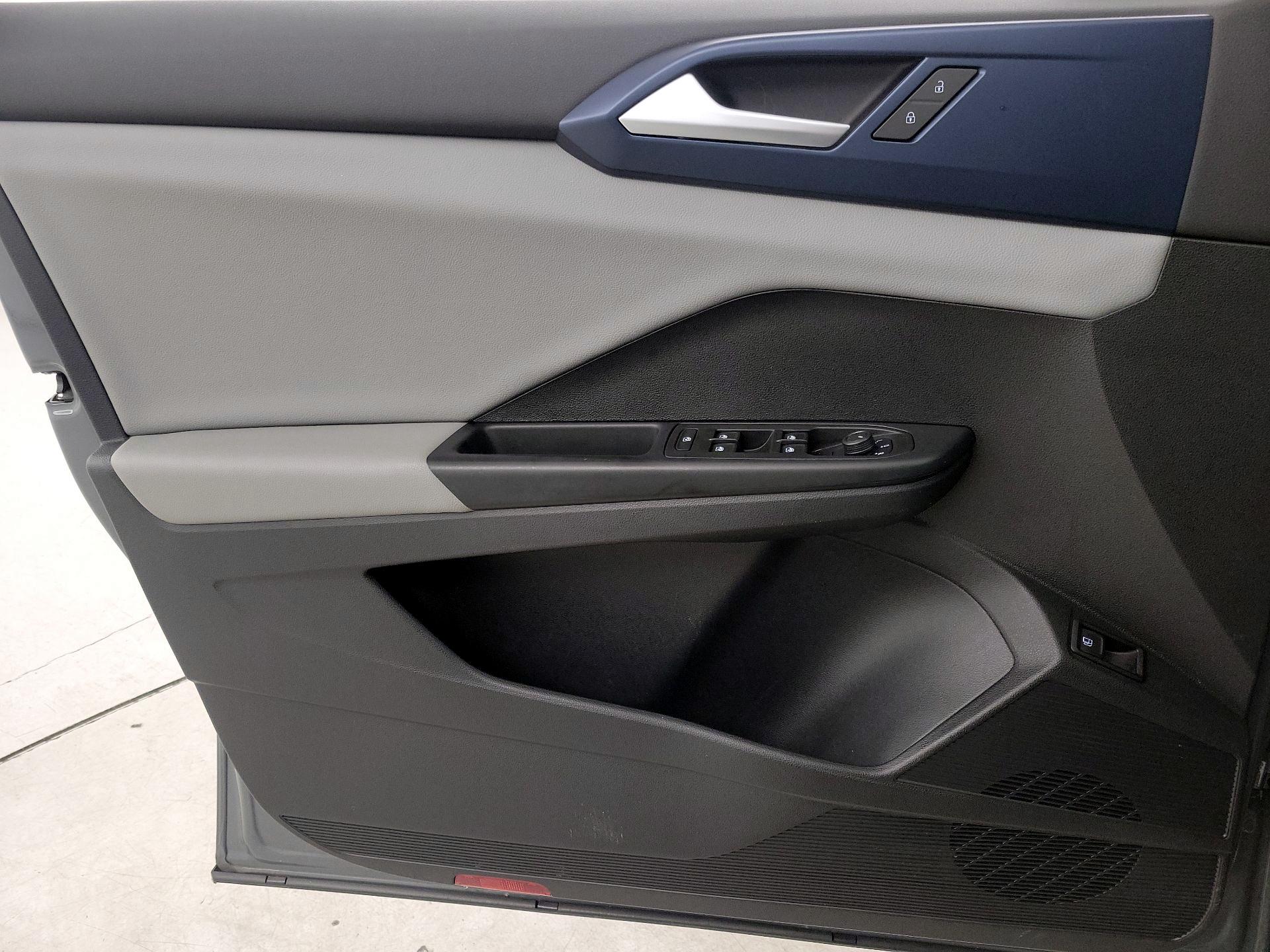 Thumbnail: 2022 Volkswagen Taos - 12