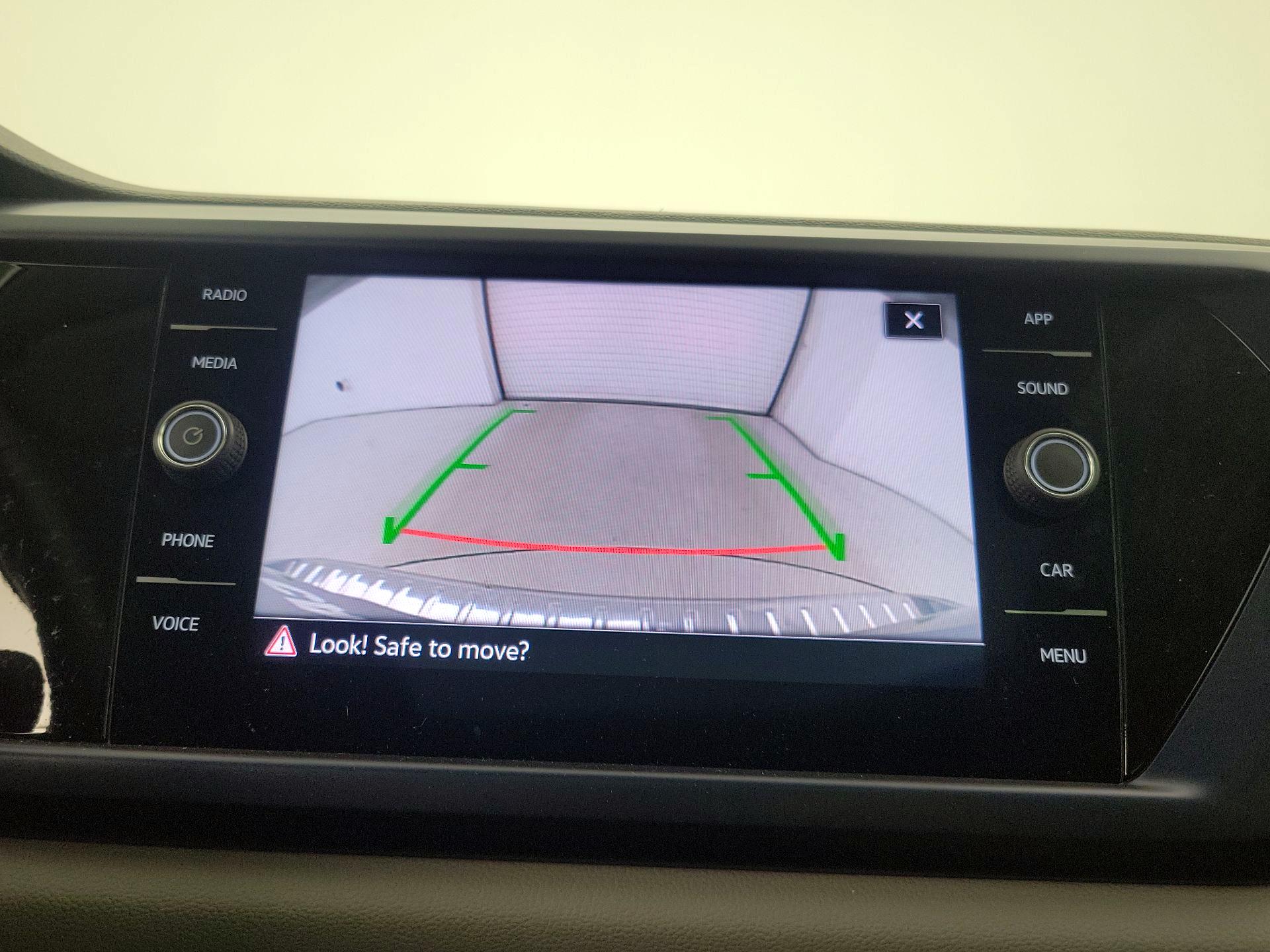 Thumbnail: 2022 Volkswagen Taos - 14