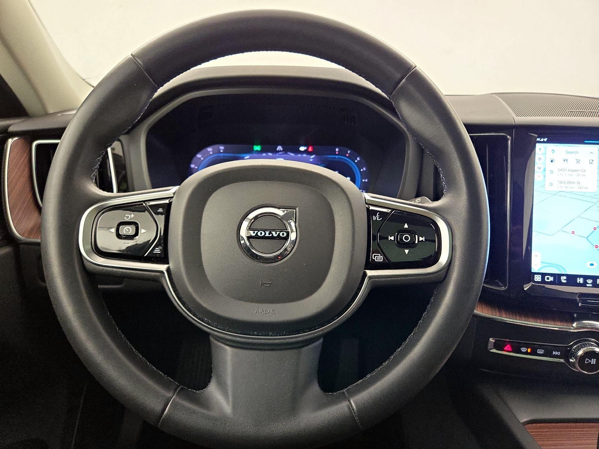 Thumbnail: 2023 Volvo XC60 - 10