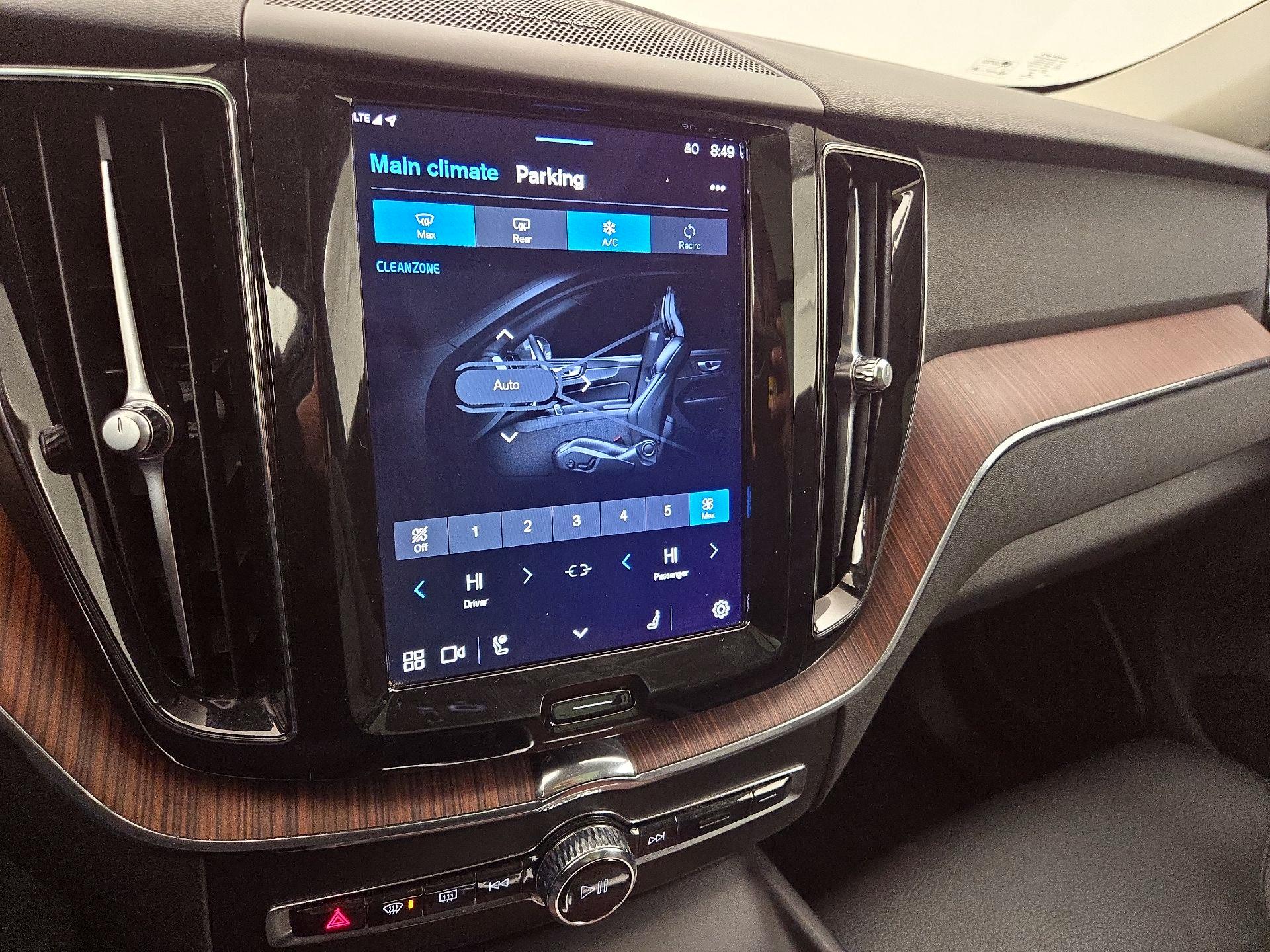 Thumbnail: 2023 Volvo XC60 - 17