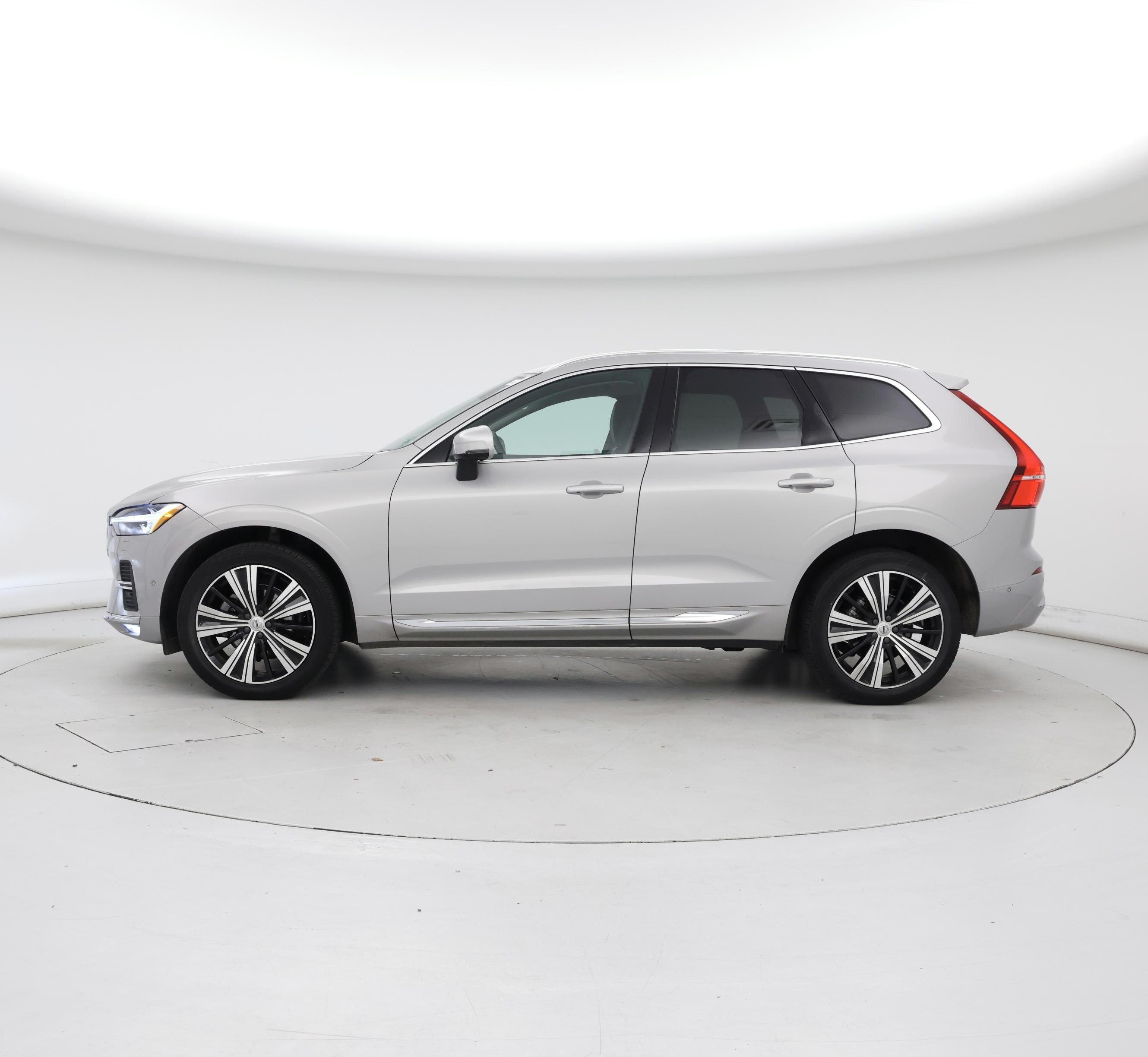 Thumbnail: 2023 Volvo XC60 - 3