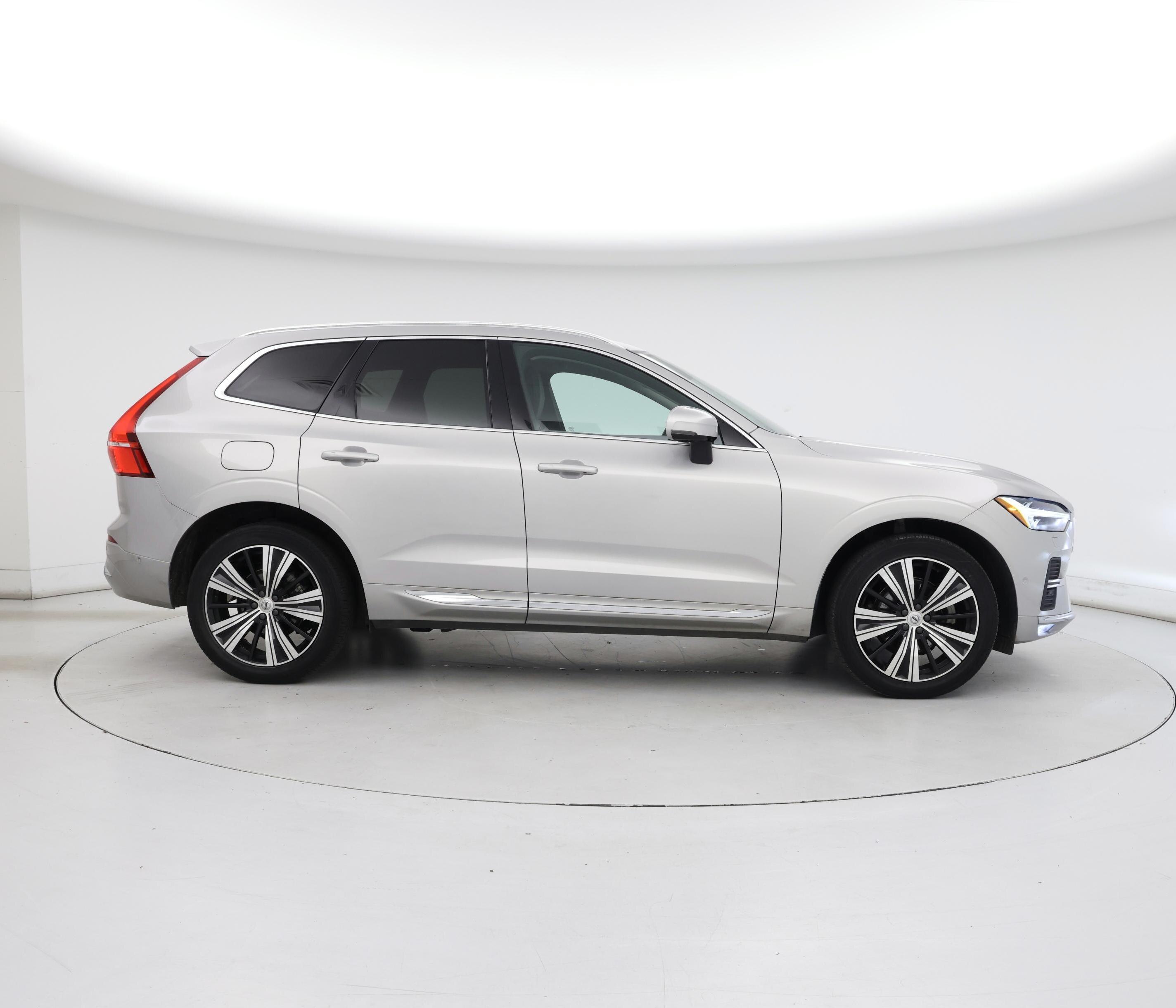 Thumbnail: 2023 Volvo XC60 - 7