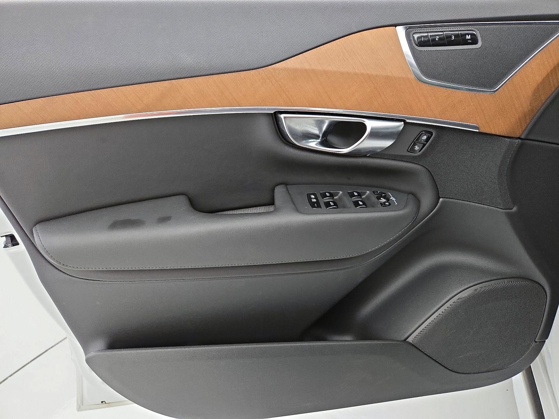 Thumbnail: 2024 Volvo XC90 - 10