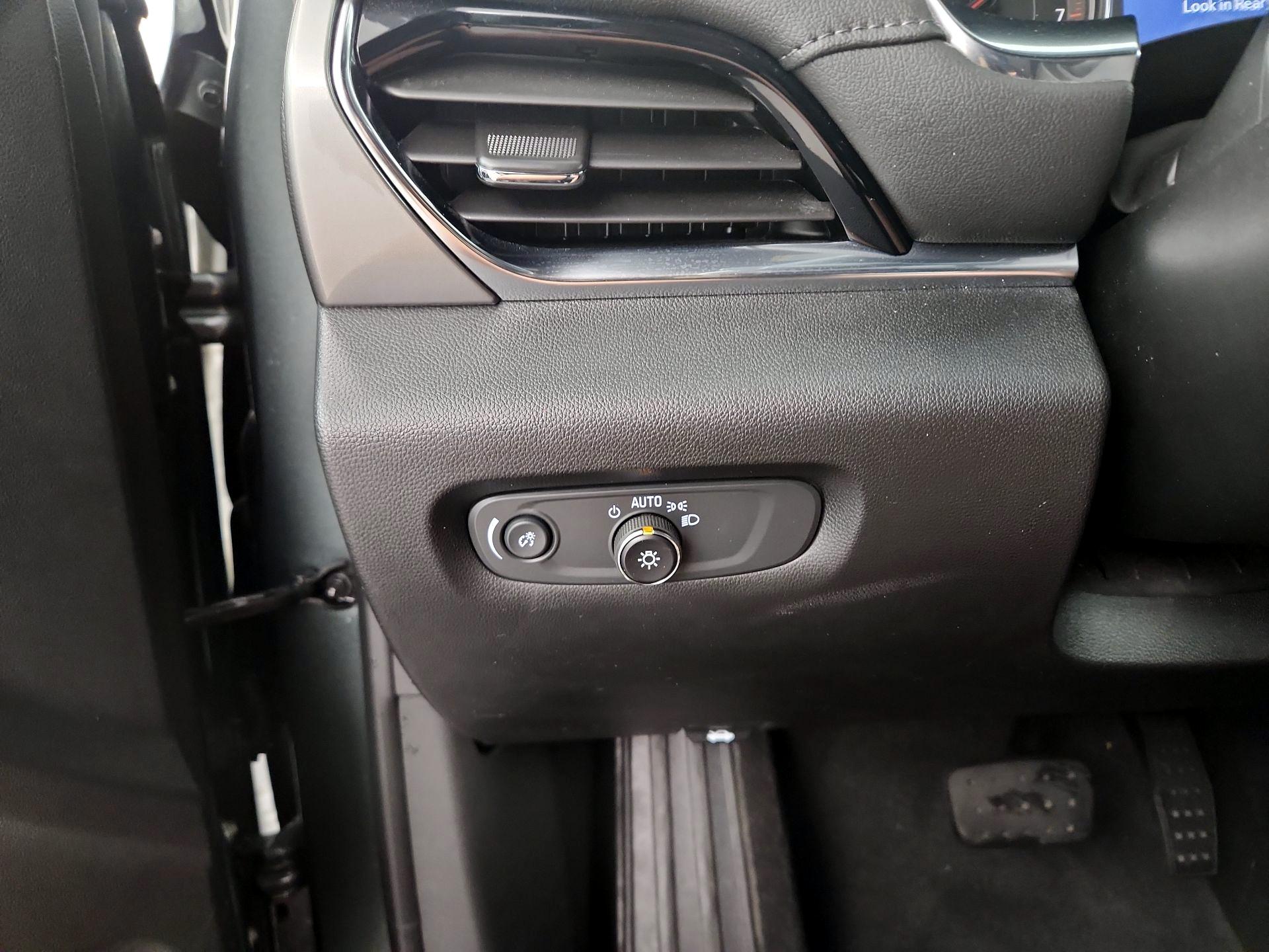 Thumbnail: 2023 Chevrolet Traverse - 13