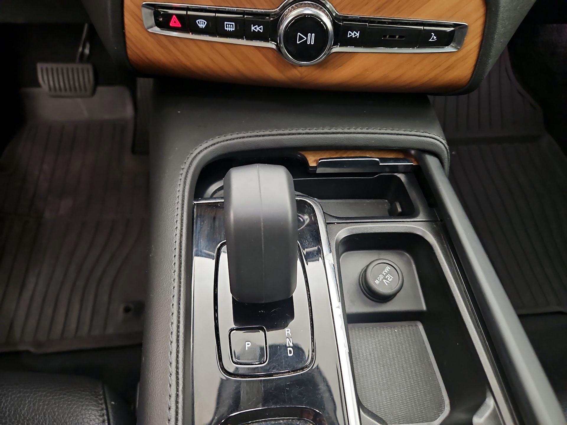 Thumbnail: 2023 Volvo XC90 - 18