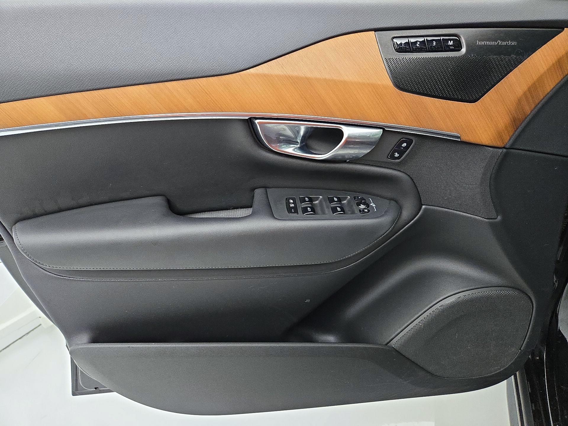 Thumbnail: 2023 Volvo XC90 - 12