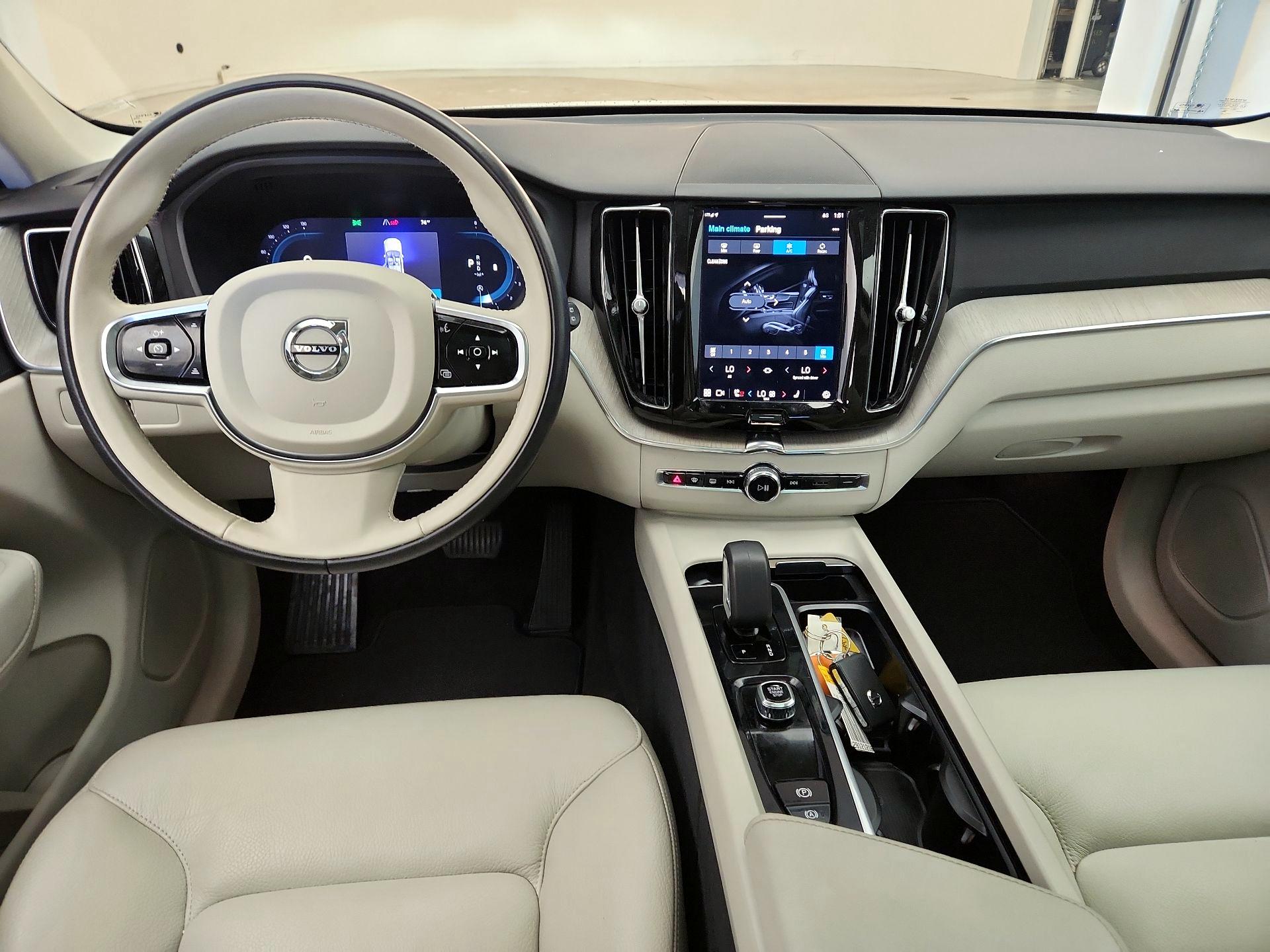 Thumbnail: 2023 Volvo XC60 - 9