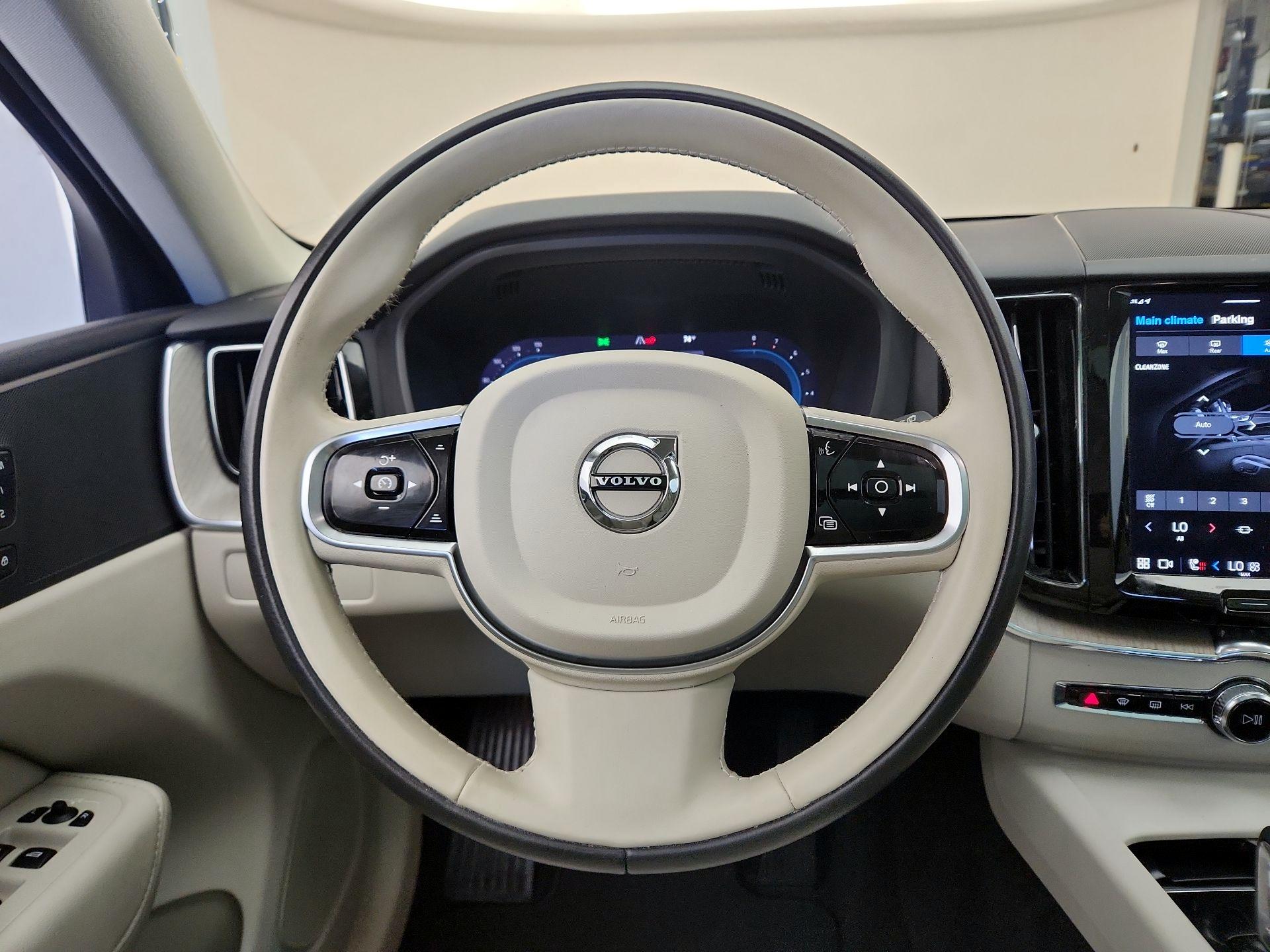 Thumbnail: 2023 Volvo XC60 - 10