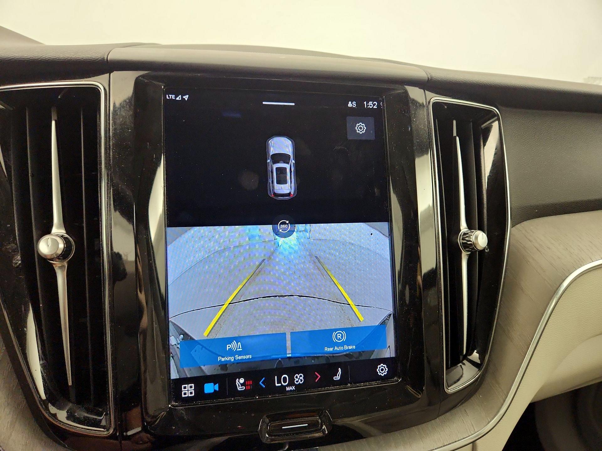 Thumbnail: 2023 Volvo XC60 - 15