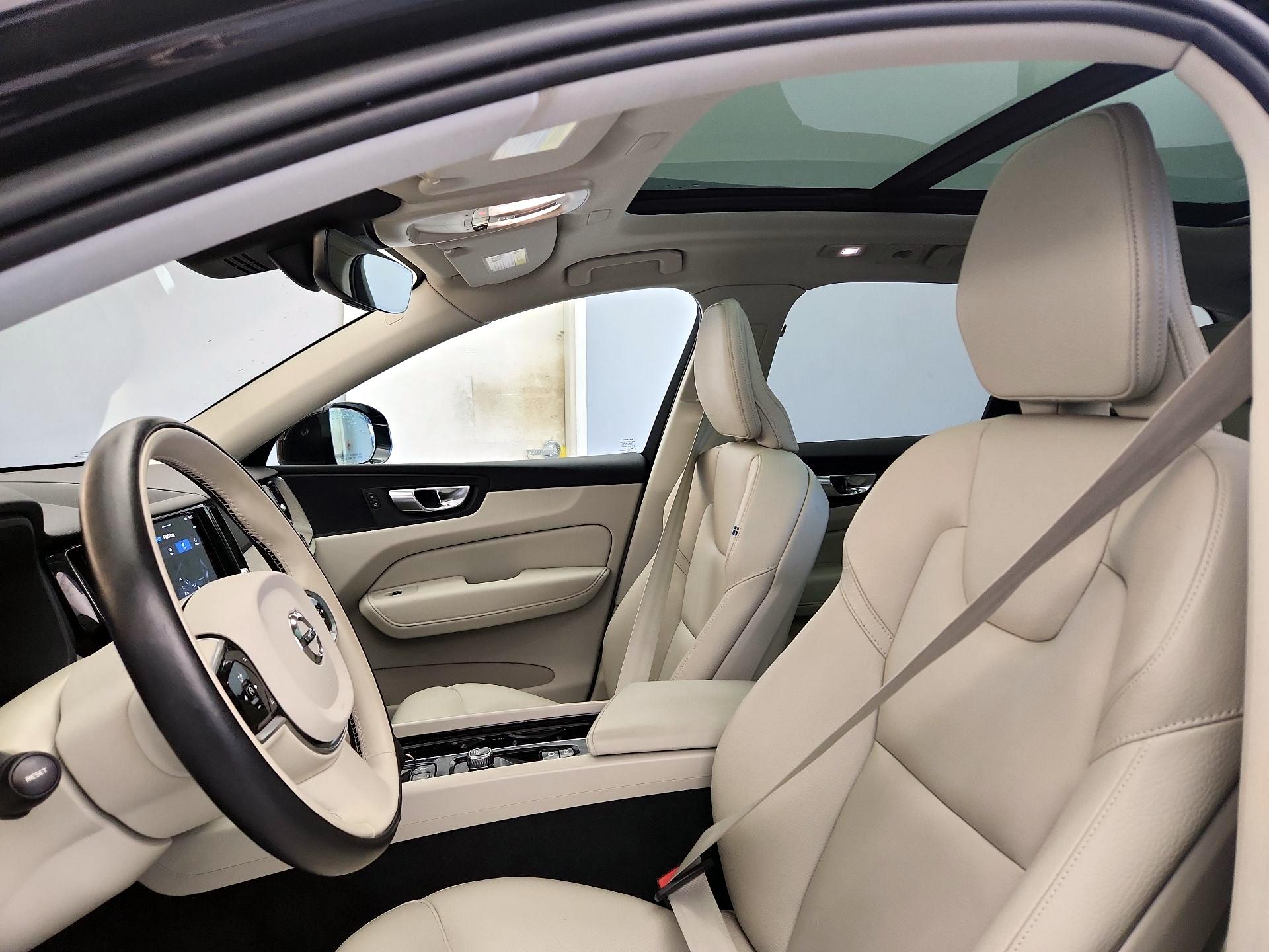 Thumbnail: 2023 Volvo XC60 - 19