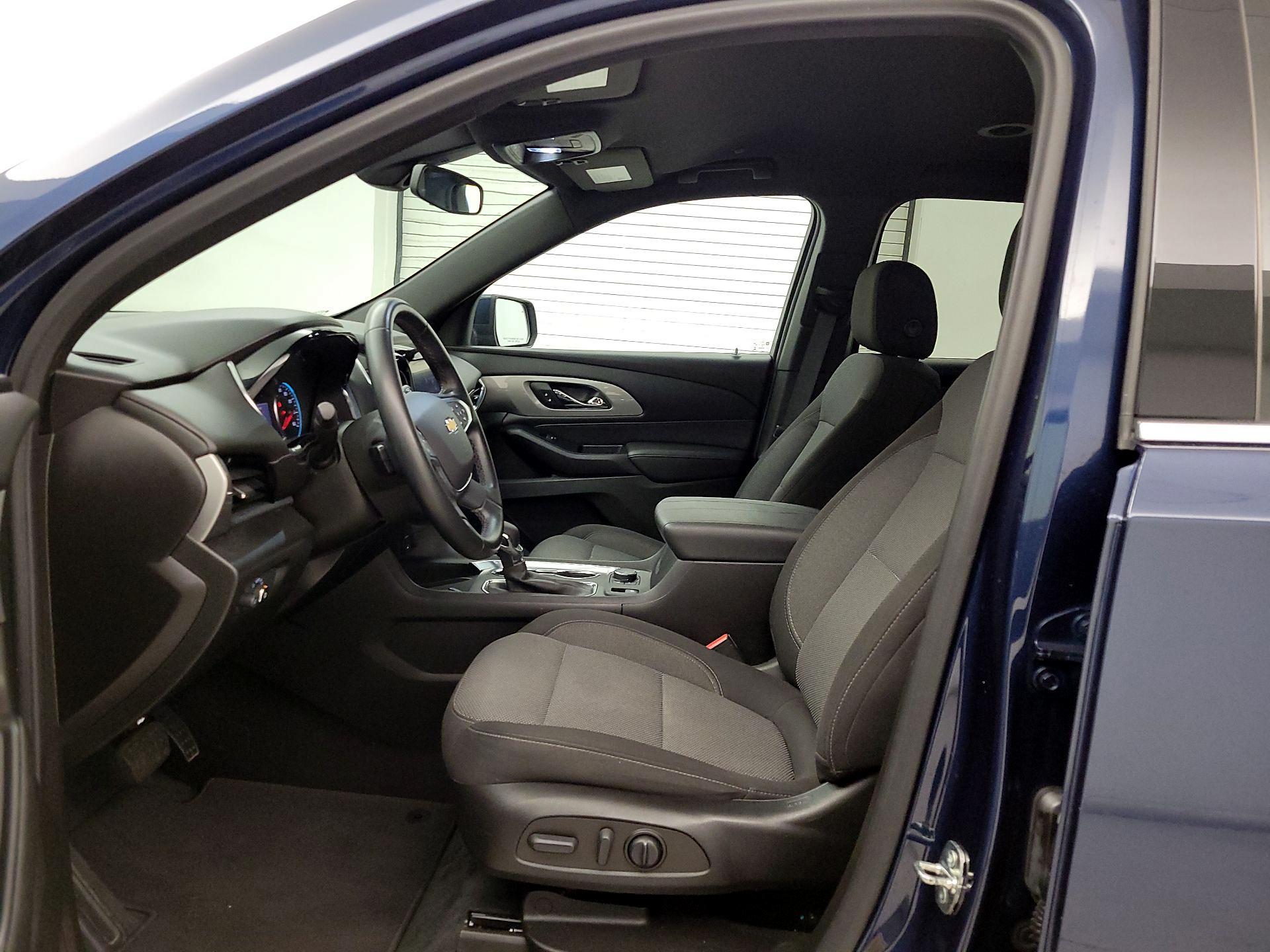 Thumbnail: 2023 Chevrolet Traverse - 11
