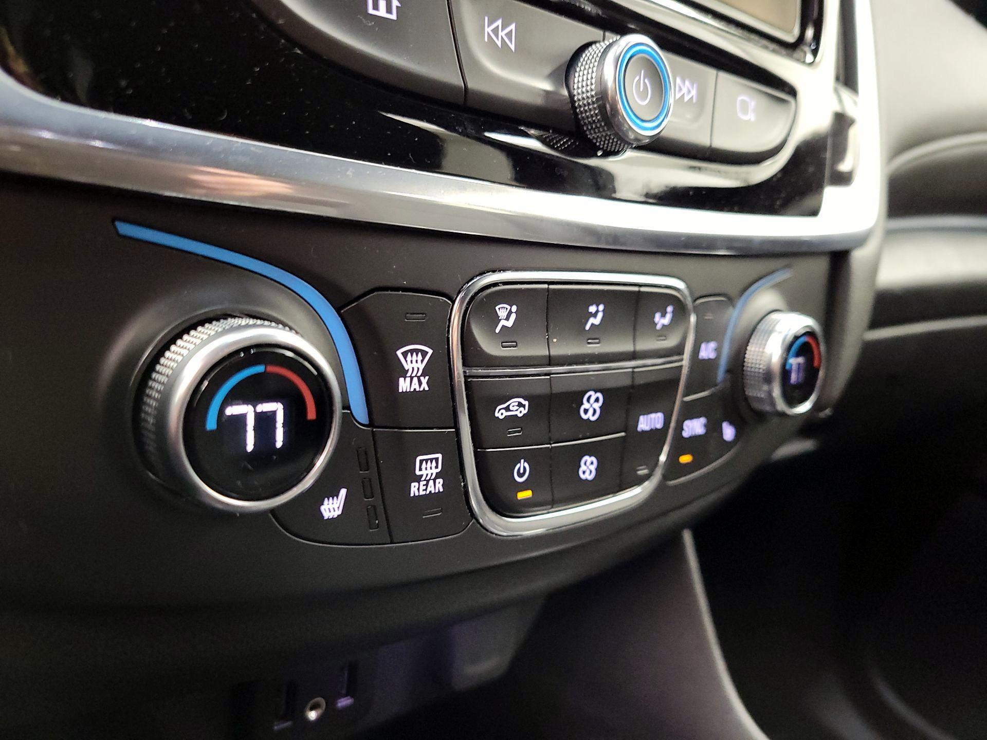 Thumbnail: 2023 Chevrolet Traverse - 16