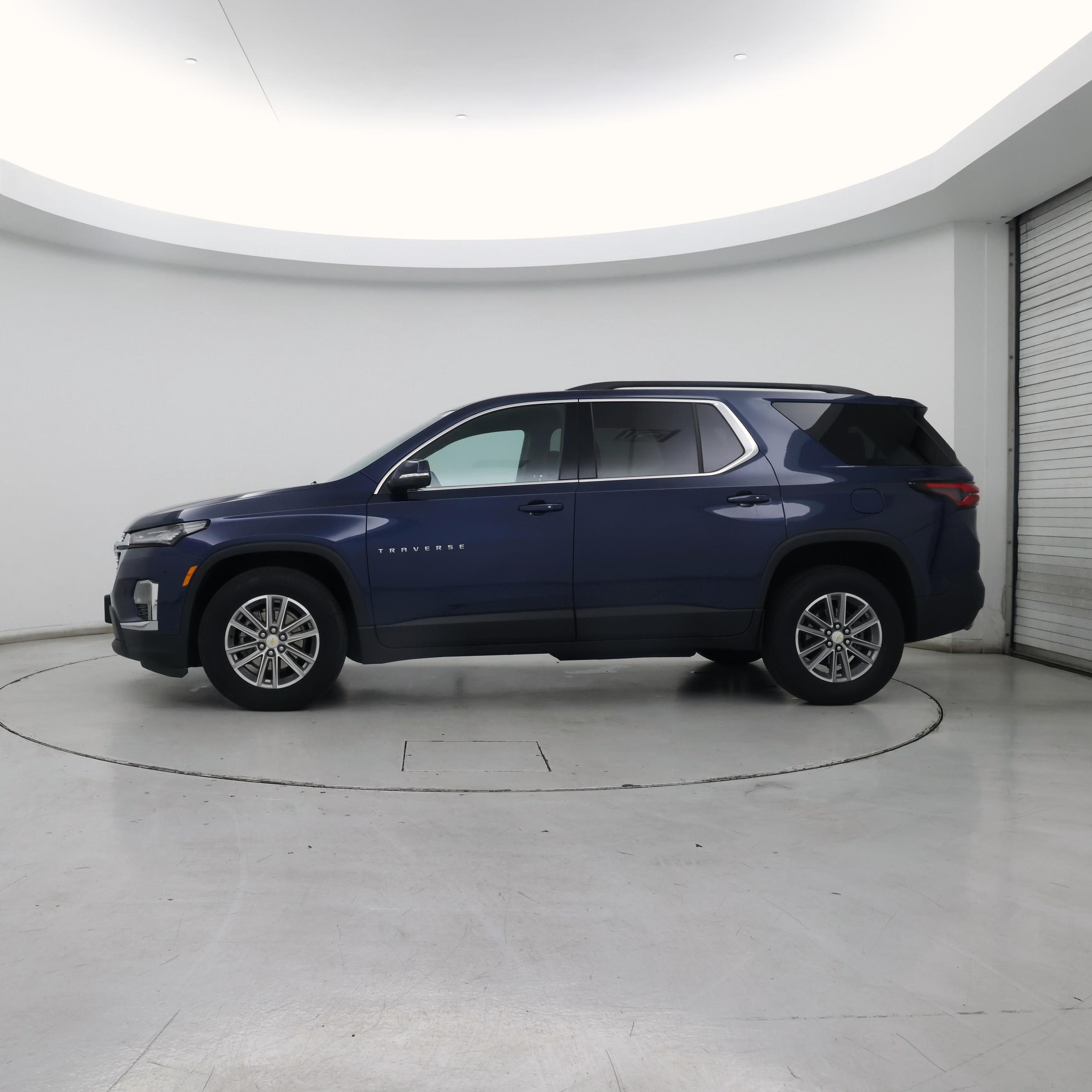 Thumbnail: 2023 Chevrolet Traverse - 3