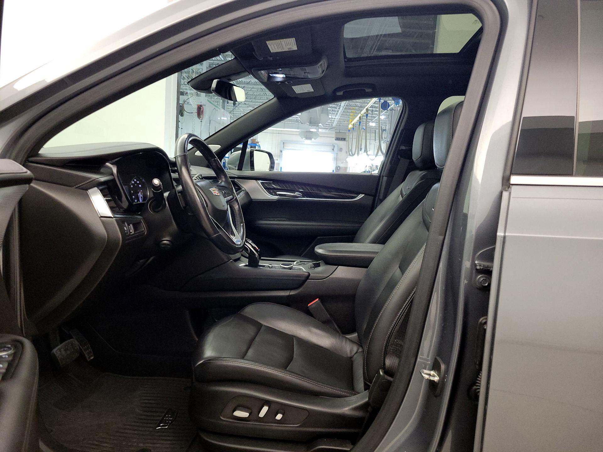 Thumbnail: 2022 Cadillac XT6 - 11