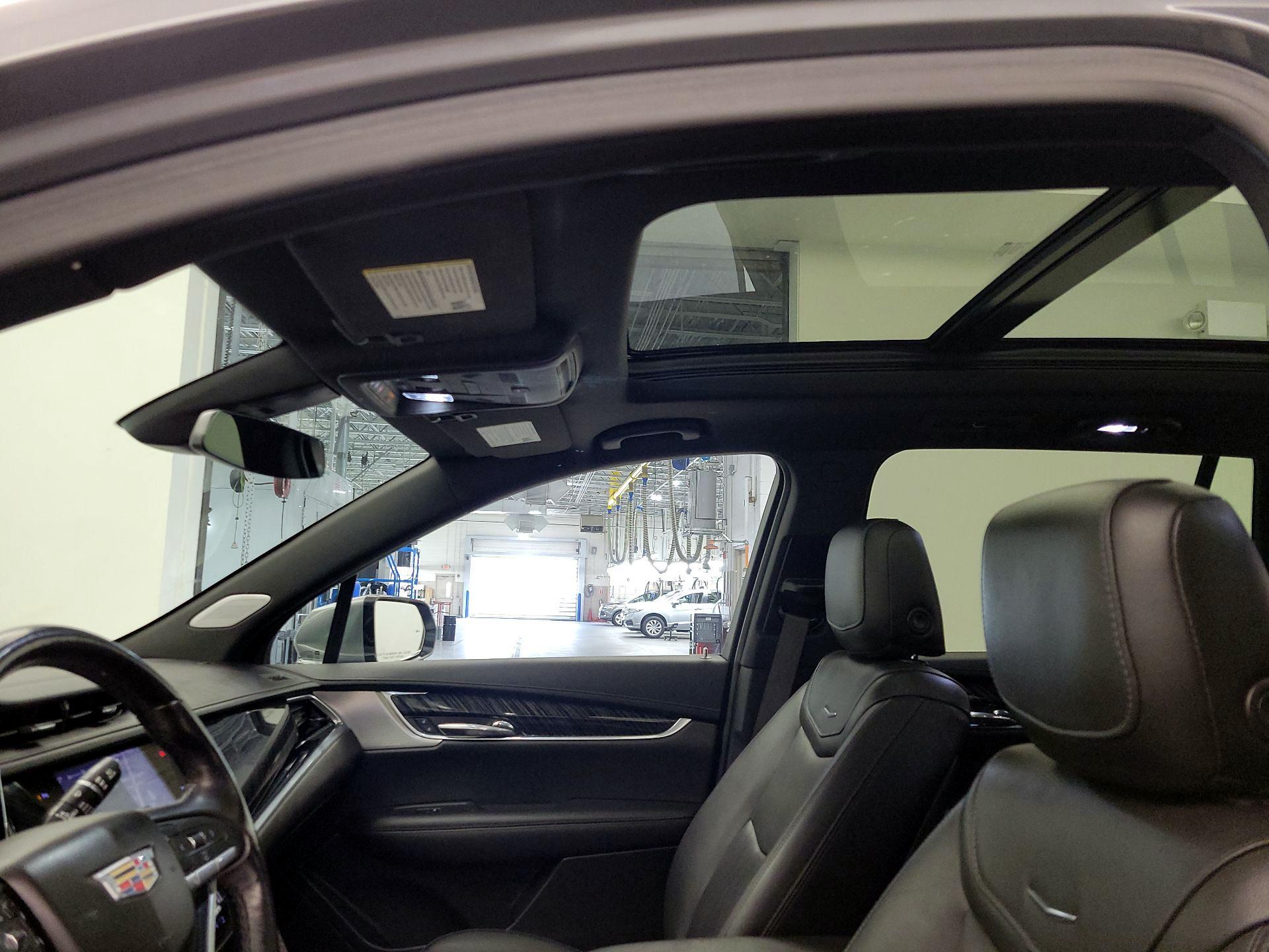 Thumbnail: 2022 Cadillac XT6 - 19