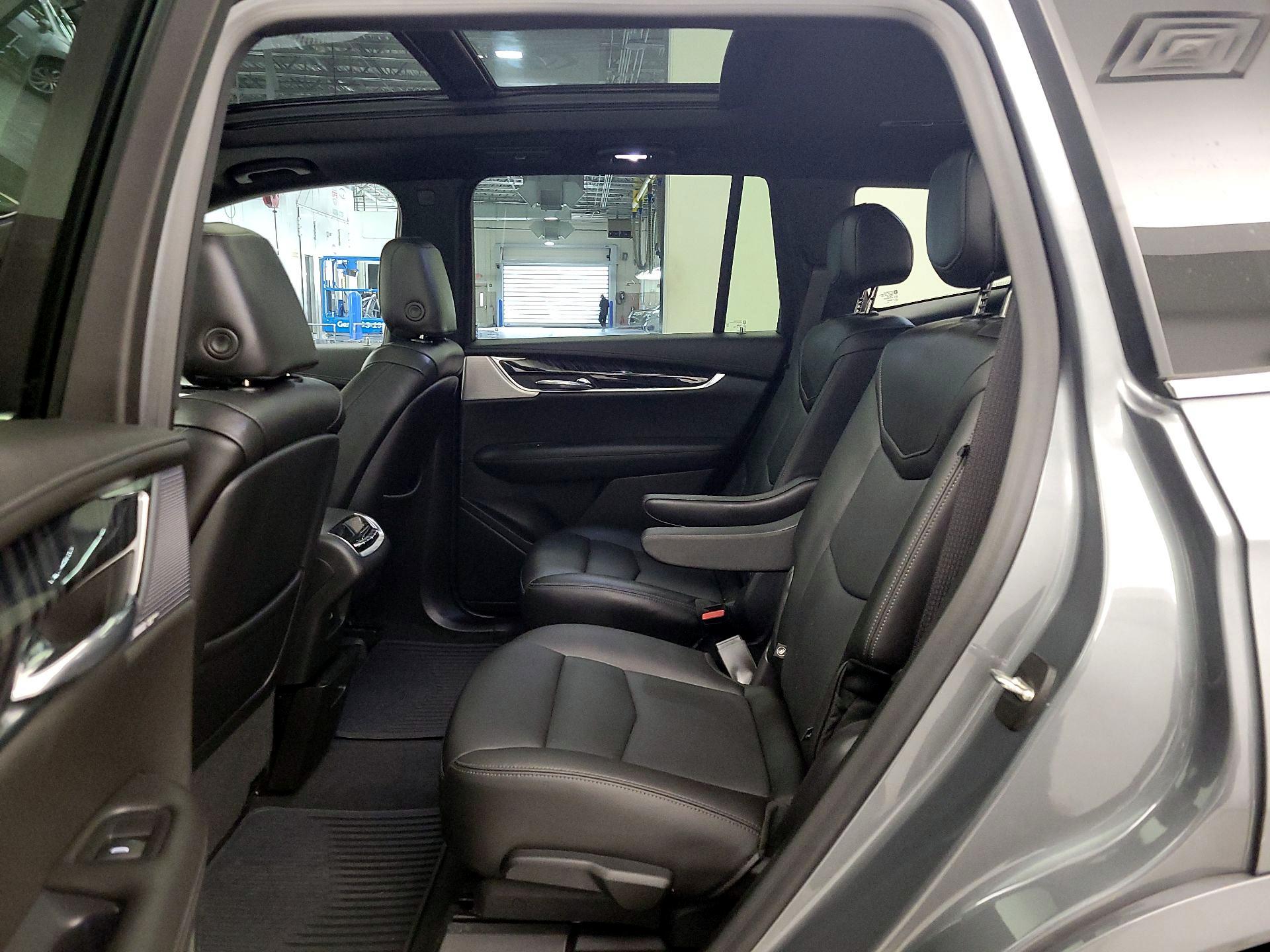 Thumbnail: 2022 Cadillac XT6 - 20