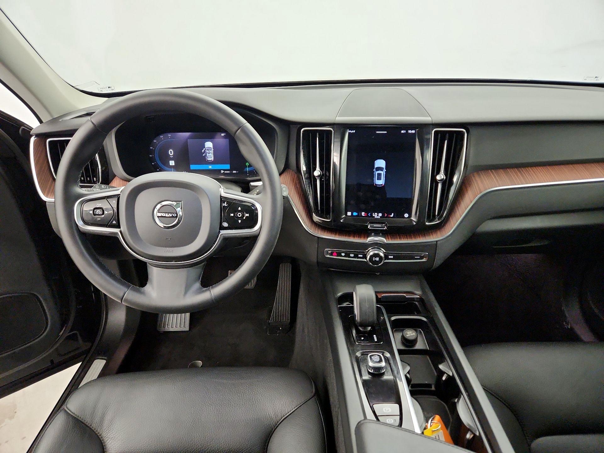 Thumbnail: 2023 Volvo XC60 - 9