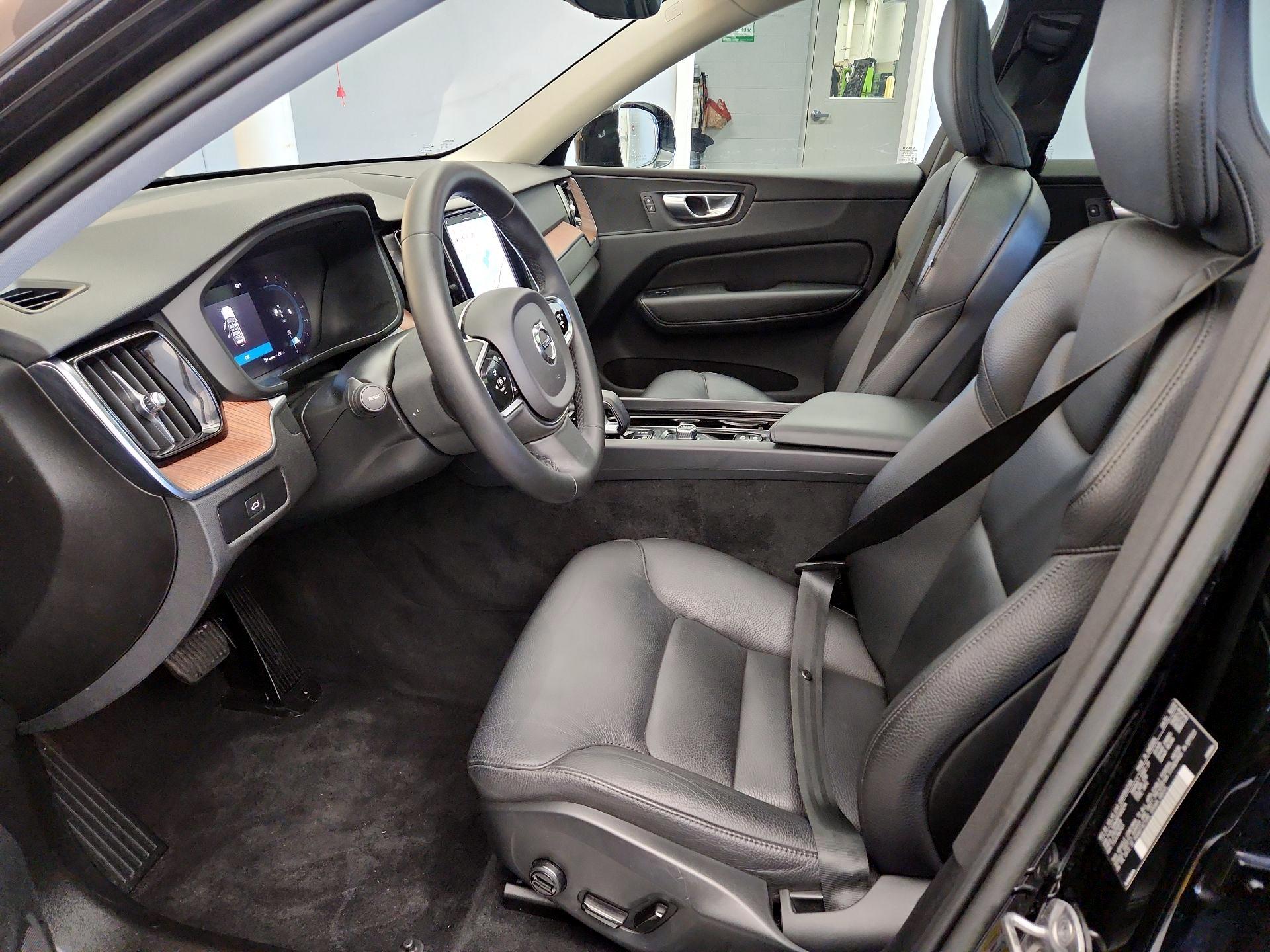 Thumbnail: 2023 Volvo XC60 - 11