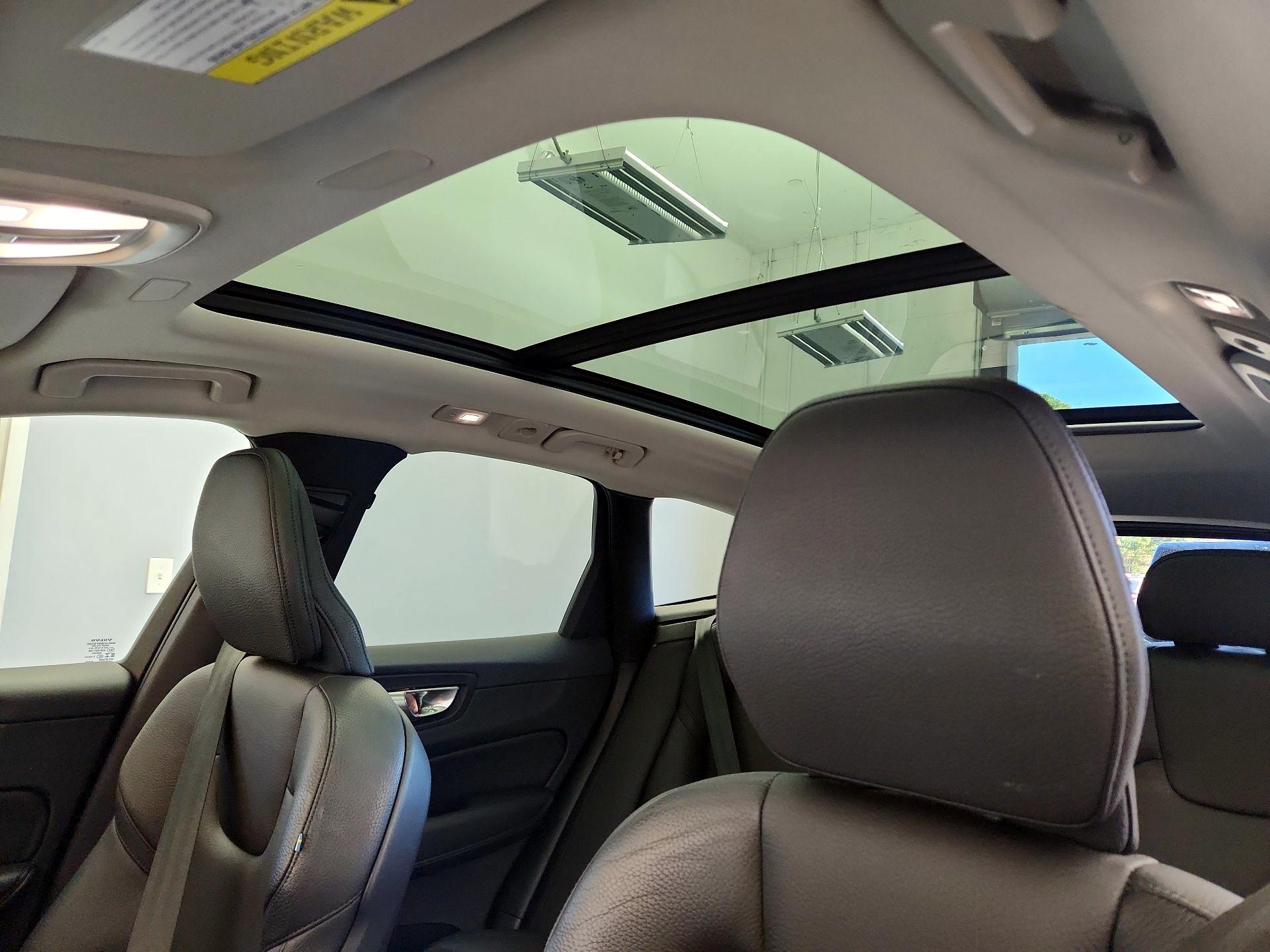 Thumbnail: 2023 Volvo XC60 - 20