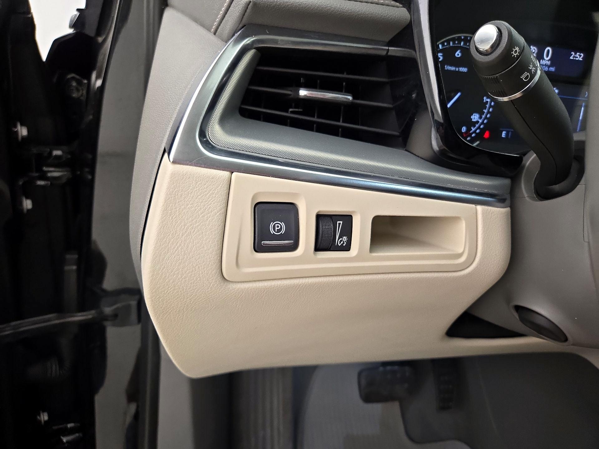 Thumbnail: 2022 Cadillac XT5 - 13