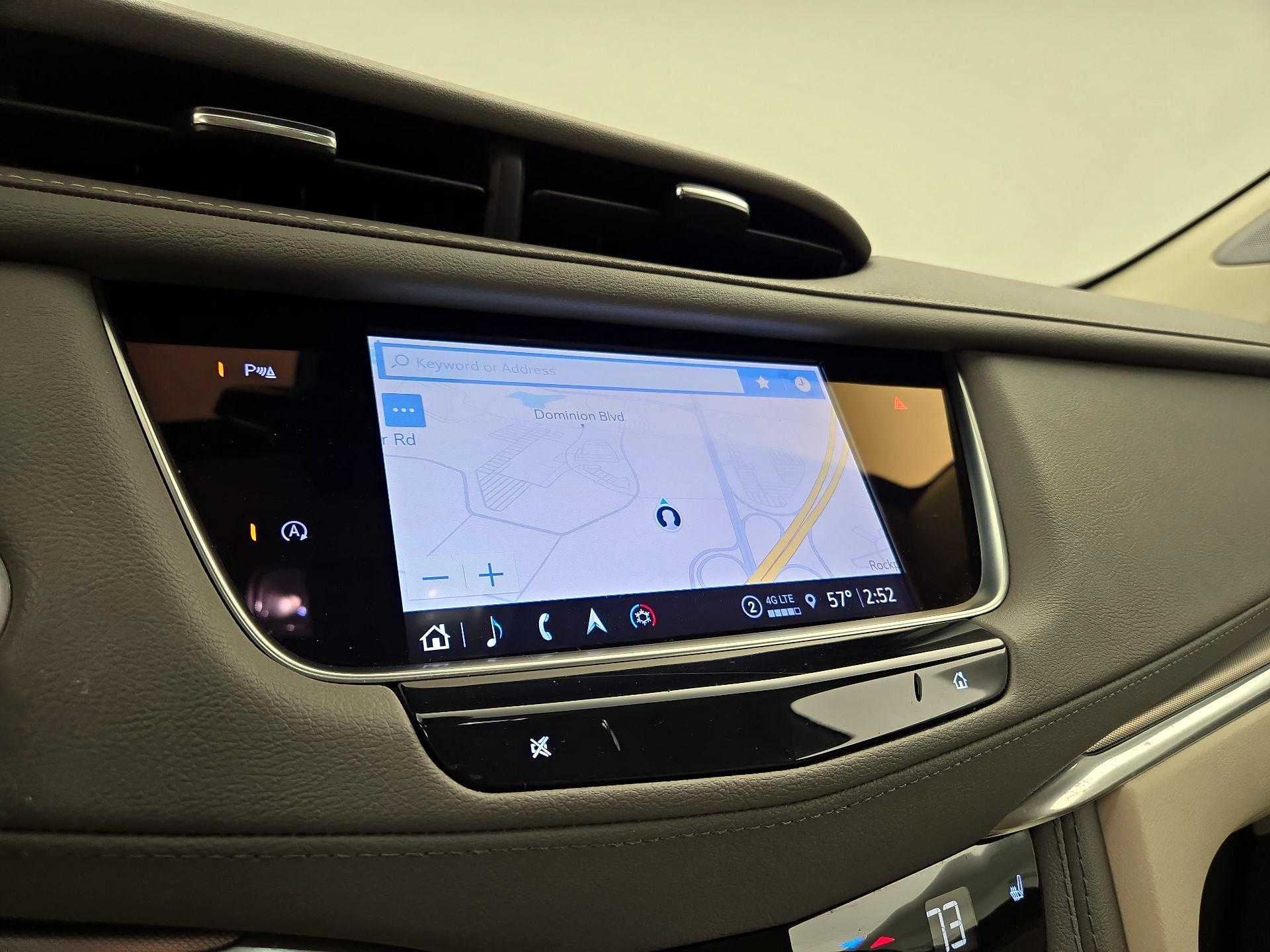 Thumbnail: 2022 Cadillac XT5 - 14