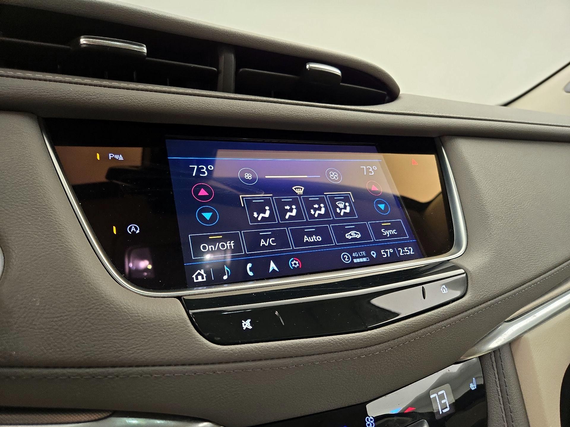 Thumbnail: 2022 Cadillac XT5 - 16