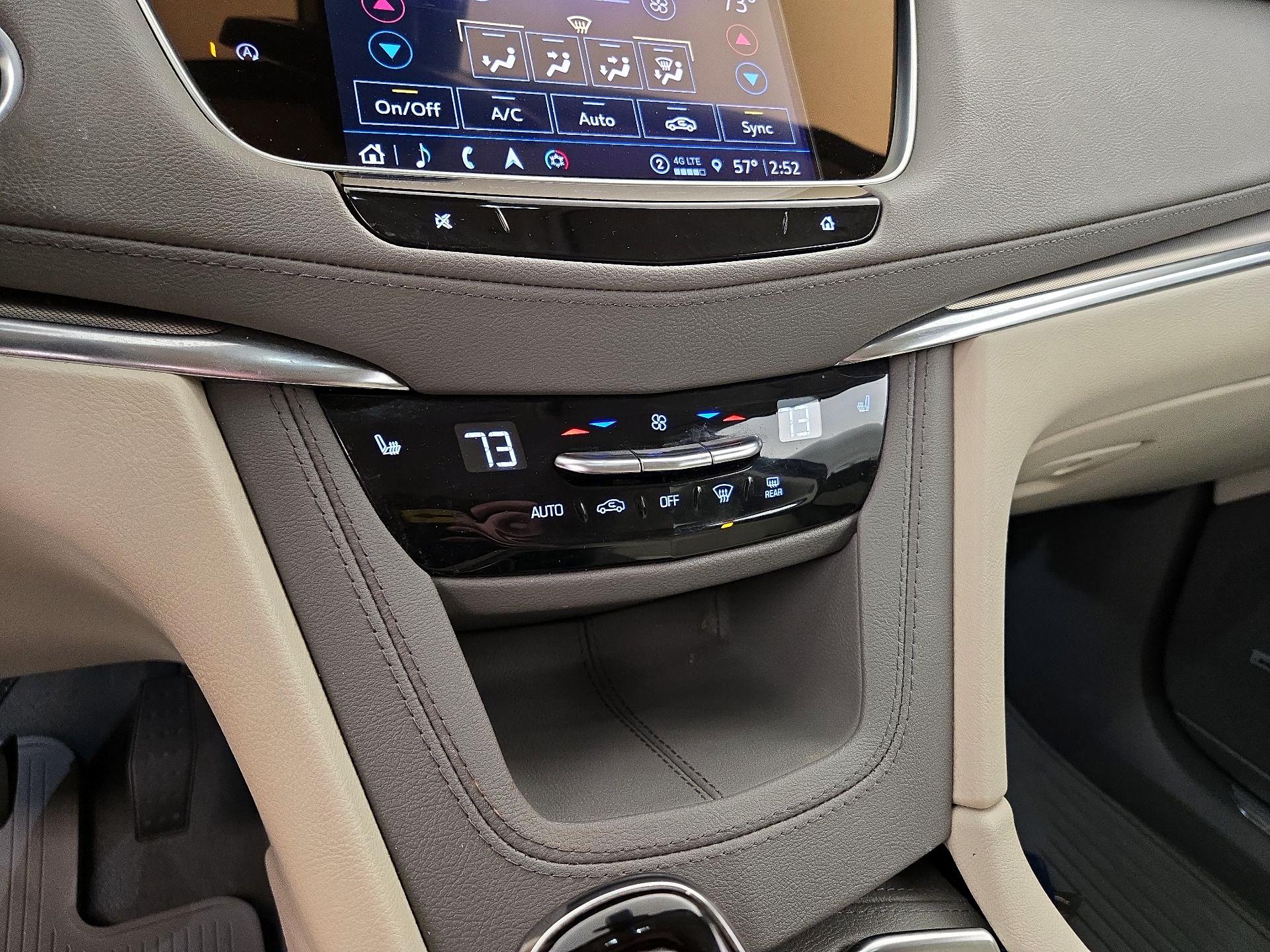 Thumbnail: 2022 Cadillac XT5 - 17