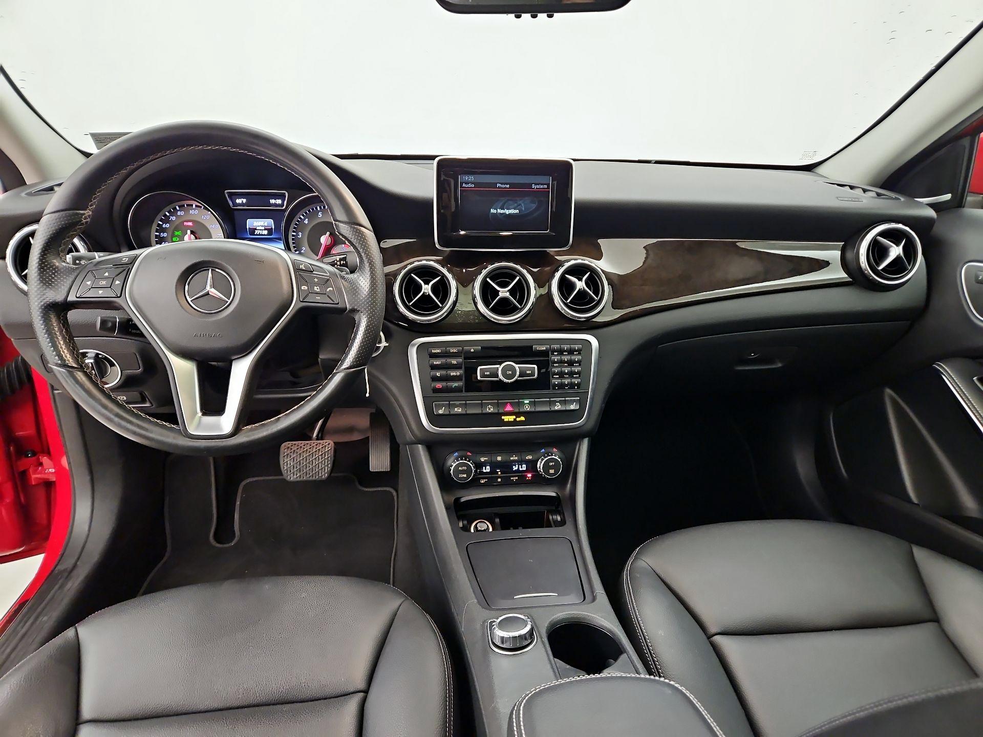 Thumbnail: 2015 Mercedes-Benz GLA - 9