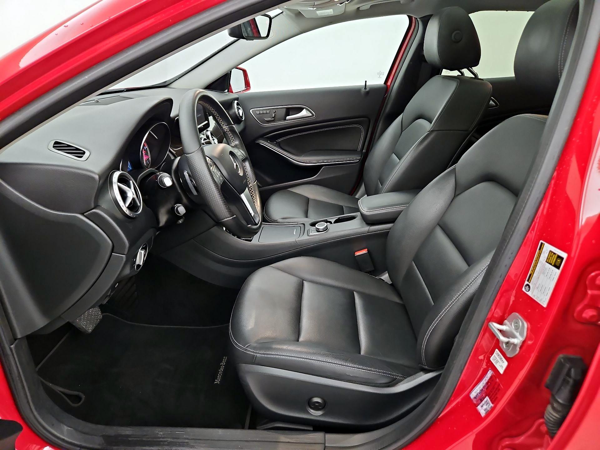 Thumbnail: 2015 Mercedes-Benz GLA - 11