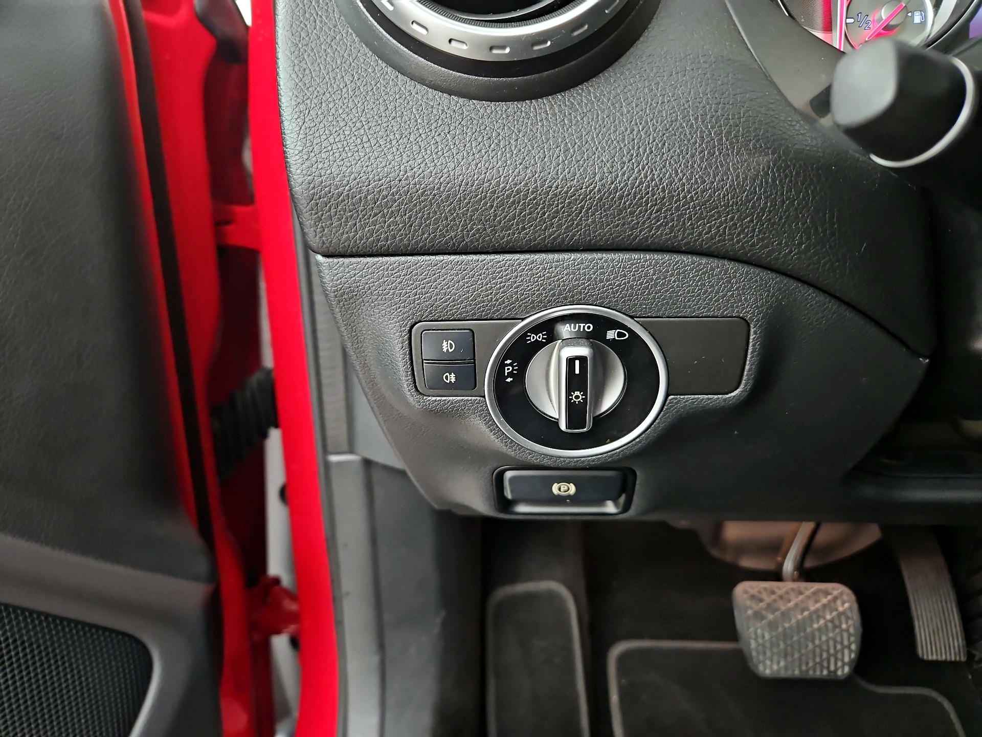 Thumbnail: 2015 Mercedes-Benz GLA - 13