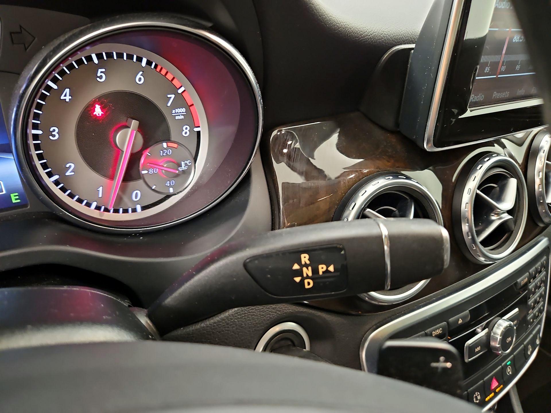 Thumbnail: 2015 Mercedes-Benz GLA - 17