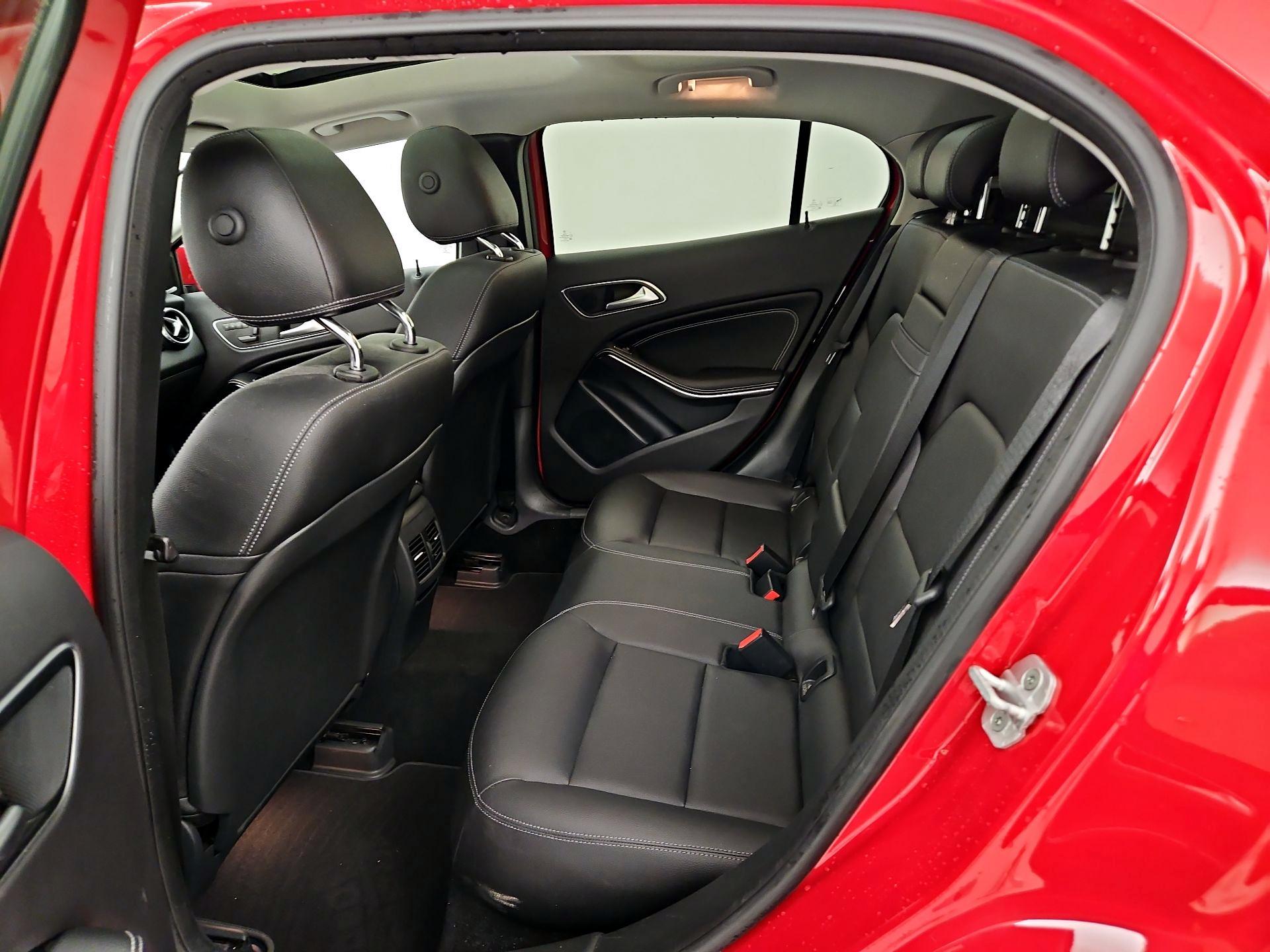 Thumbnail: 2015 Mercedes-Benz GLA - 20