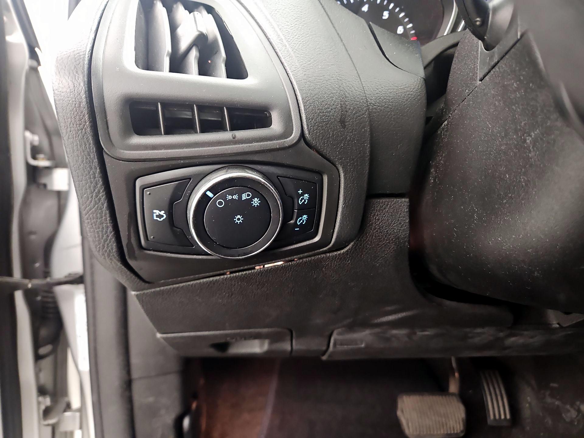 Thumbnail: 2014 Ford Focus - 13