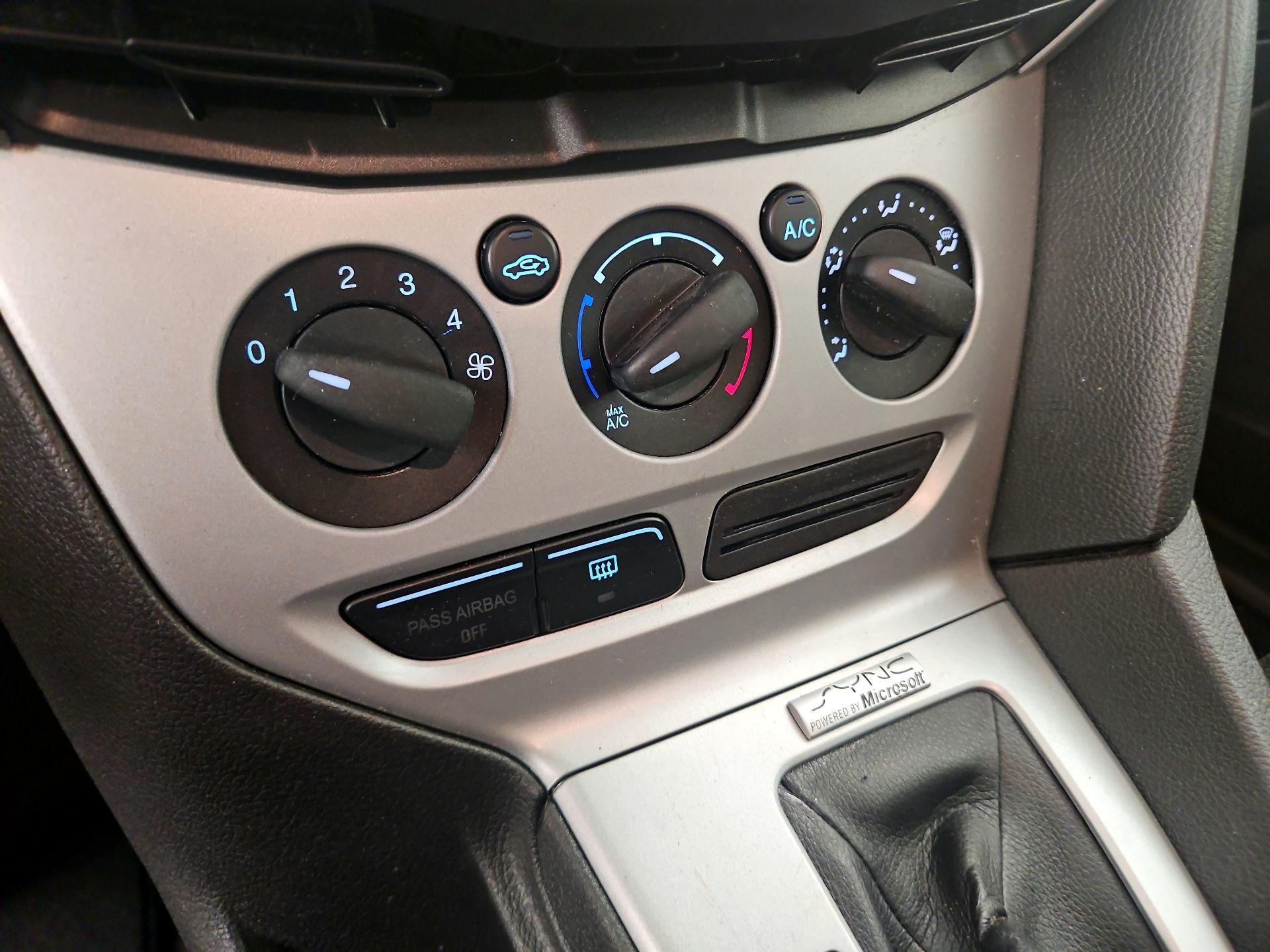 Thumbnail: 2014 Ford Focus - 15