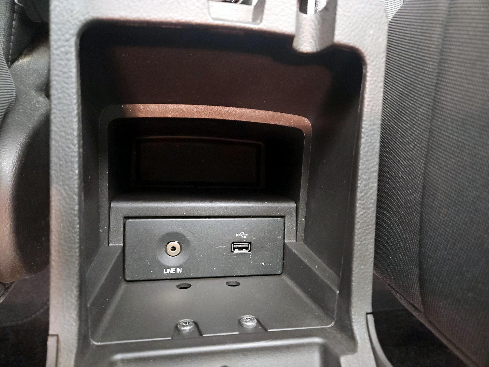 Thumbnail: 2014 Ford Focus - 17