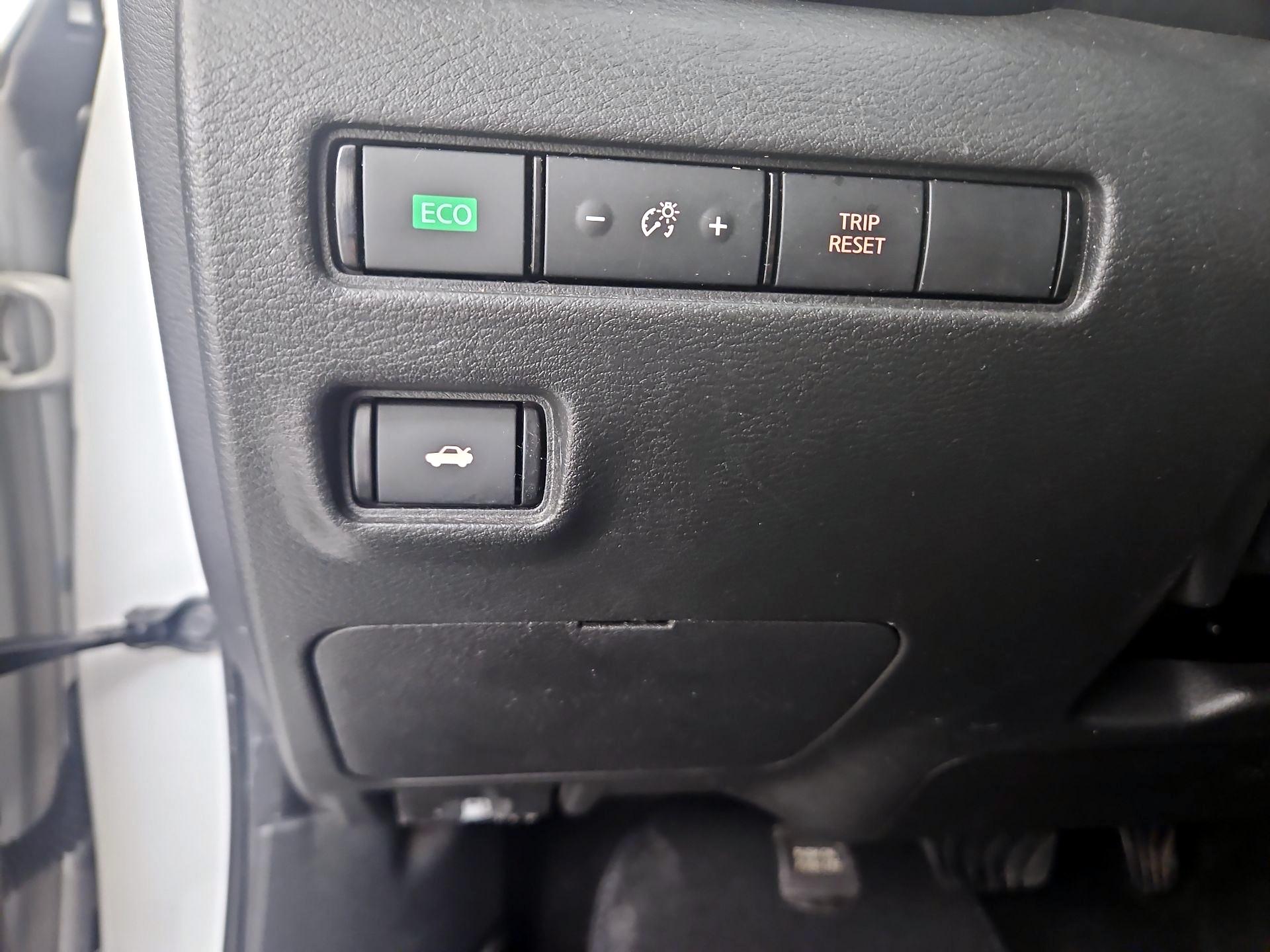 Thumbnail: 2020 Nissan Sentra - 13