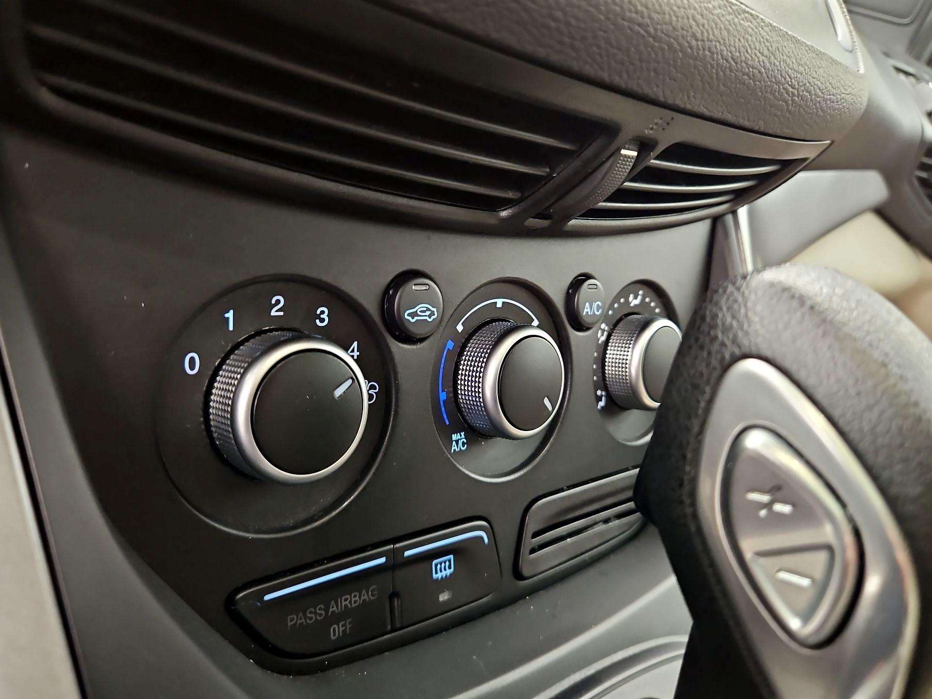 Thumbnail: 2015 Ford Escape - 16