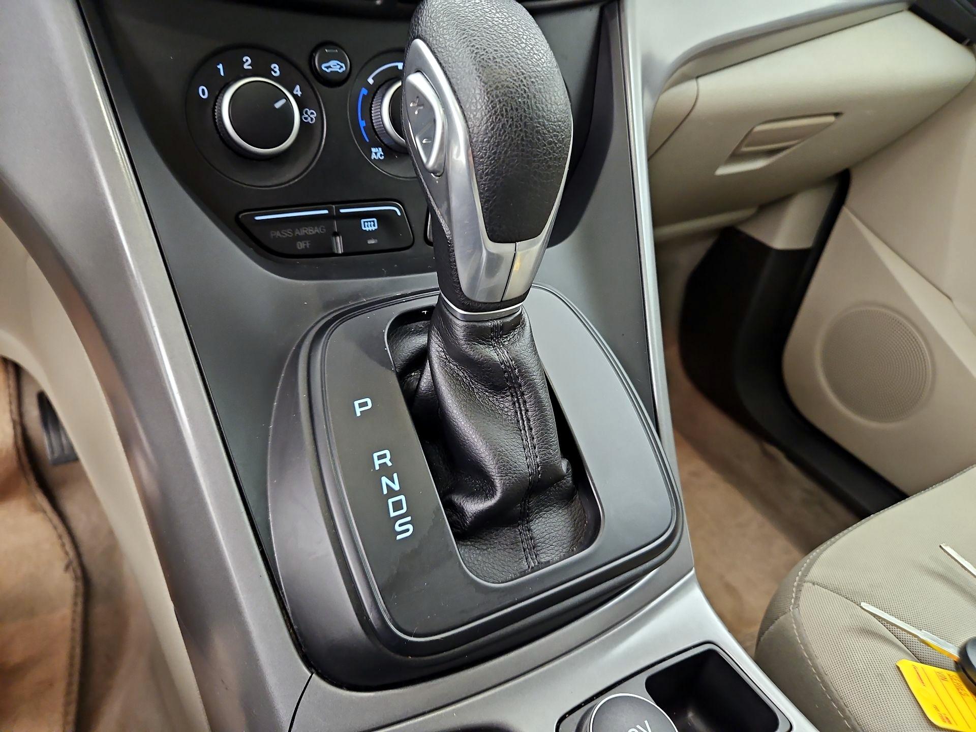 Thumbnail: 2015 Ford Escape - 17