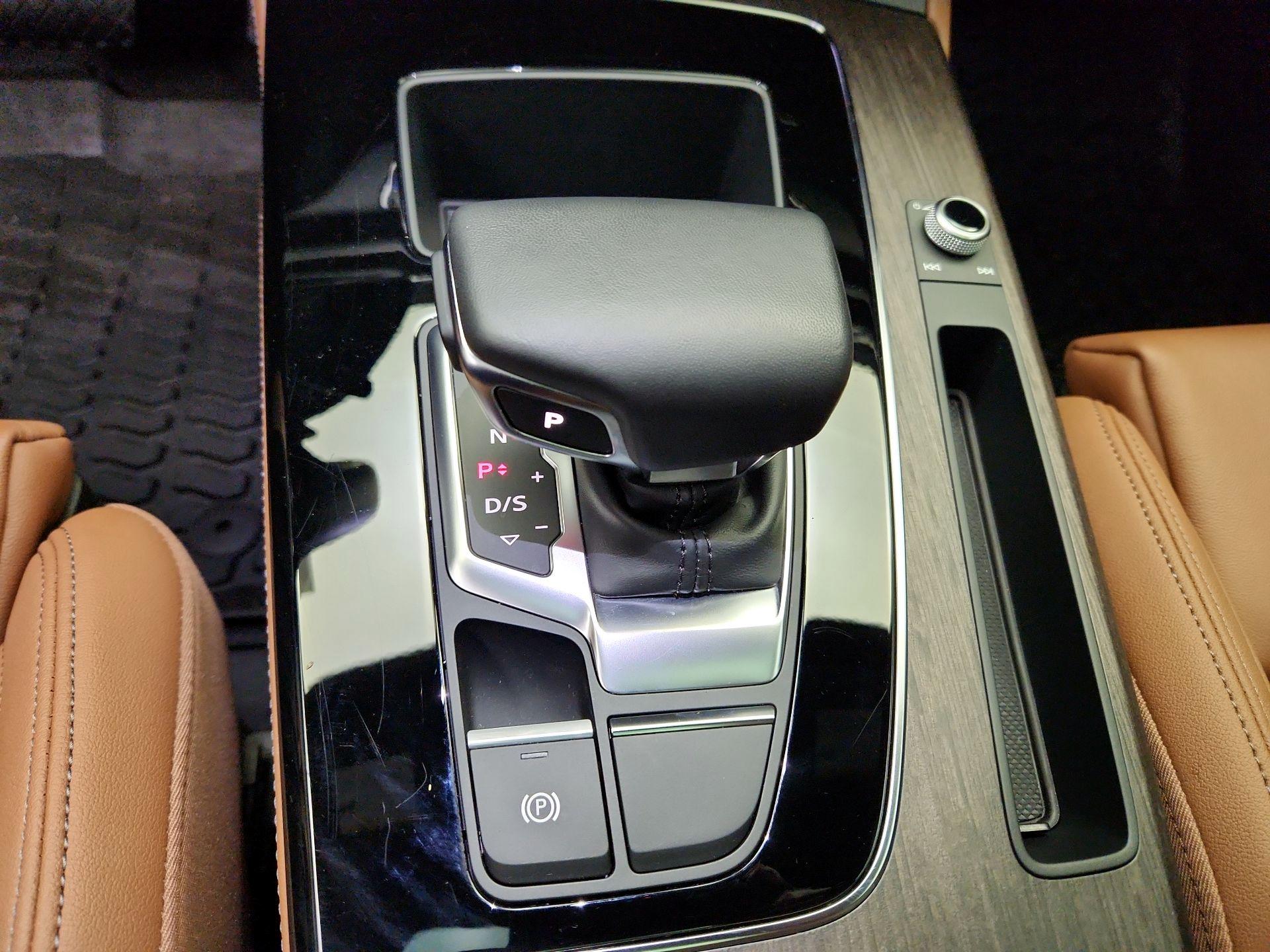 Thumbnail: 2023 Audi Q5 - 17