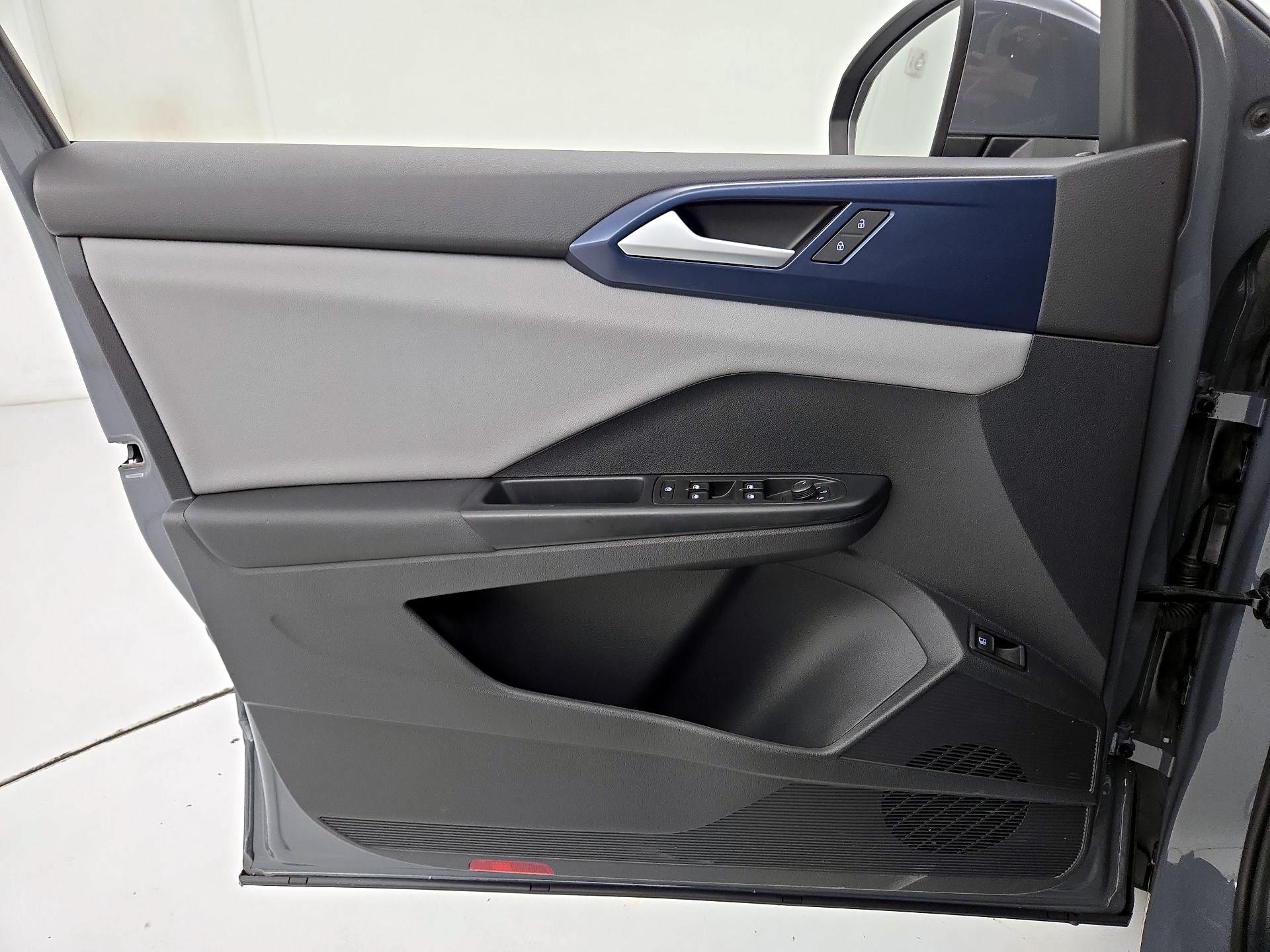 Thumbnail: 2022 Volkswagen Taos - 12